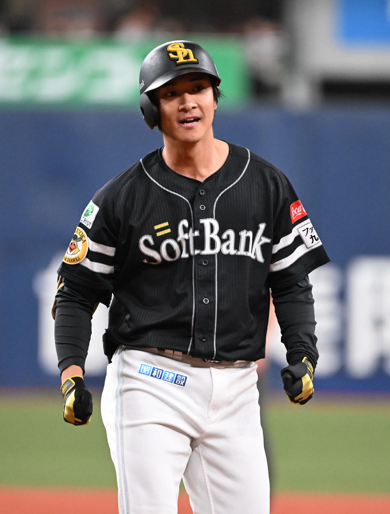 オリックス対ソフトバンク　6回表ソフトバンク2死一、三塁、中前適時打を放った柳町（撮影・和賀正仁）