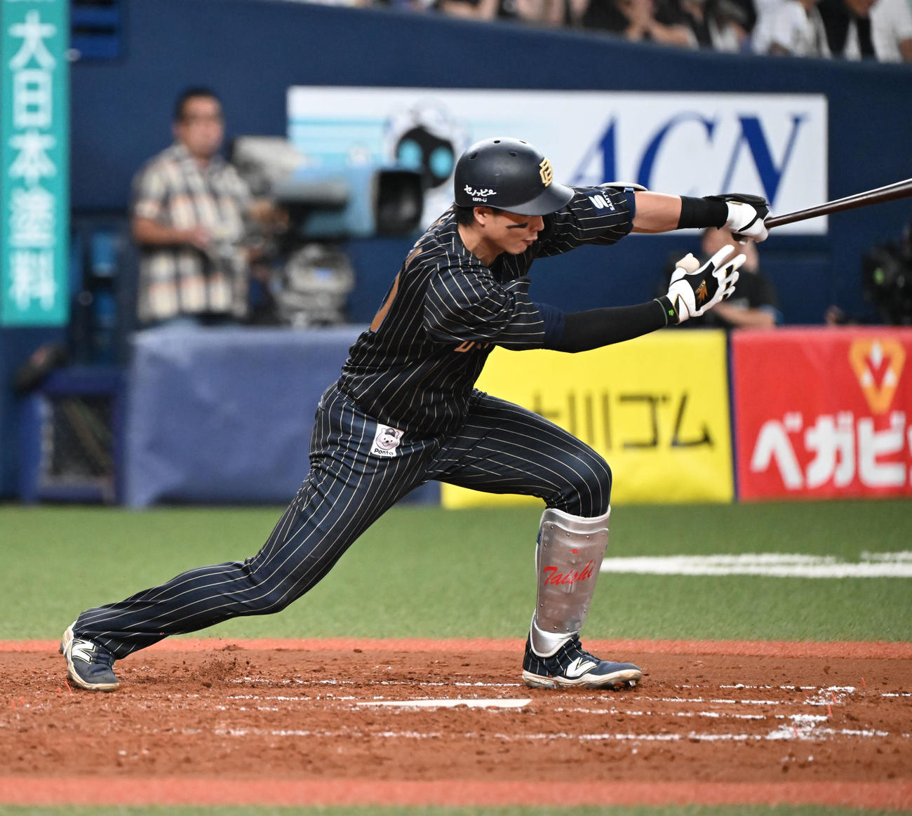 オリックス対ソフトバンク　3回裏オリックス1死一、三塁、左前適時打を放つ広岡（撮影・和賀正仁）