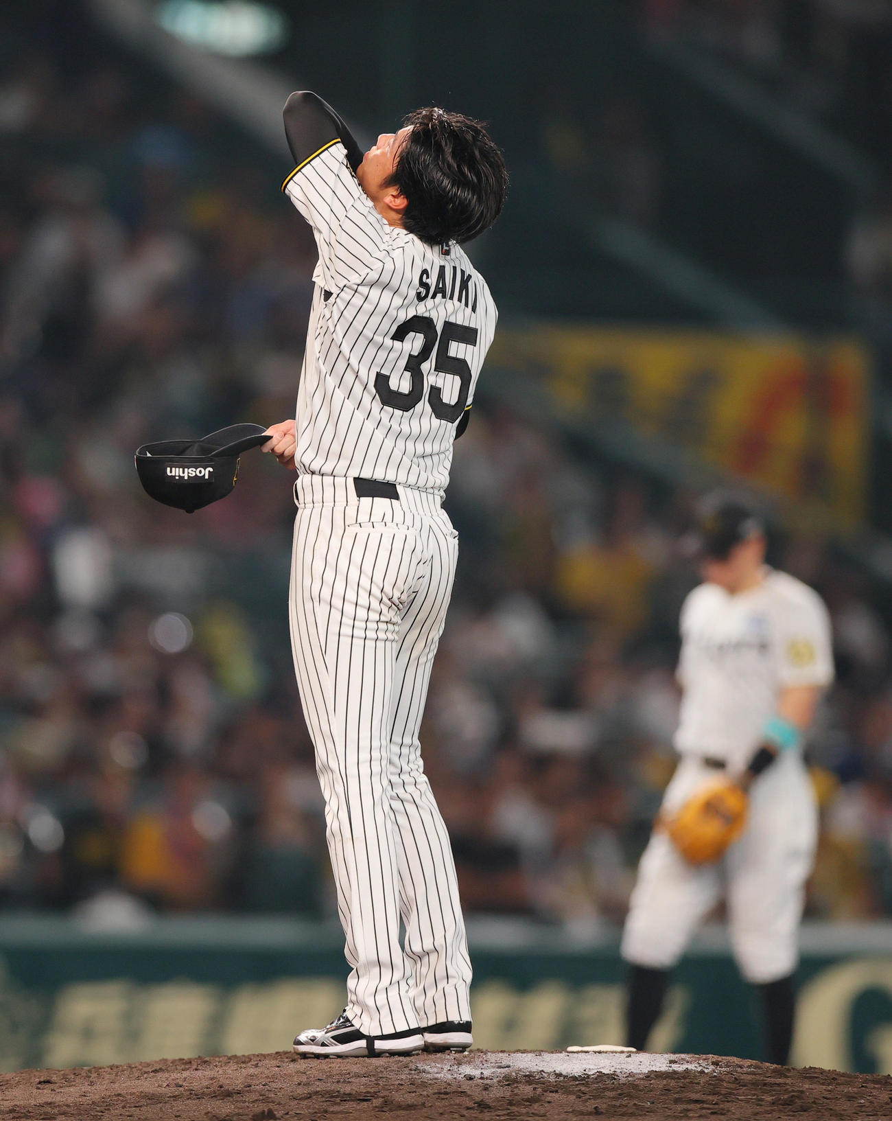 阪神対中日　7回表中日1死三塁、才木は石伊に右前適時打を打たれ失点する（撮影・上山淳一）