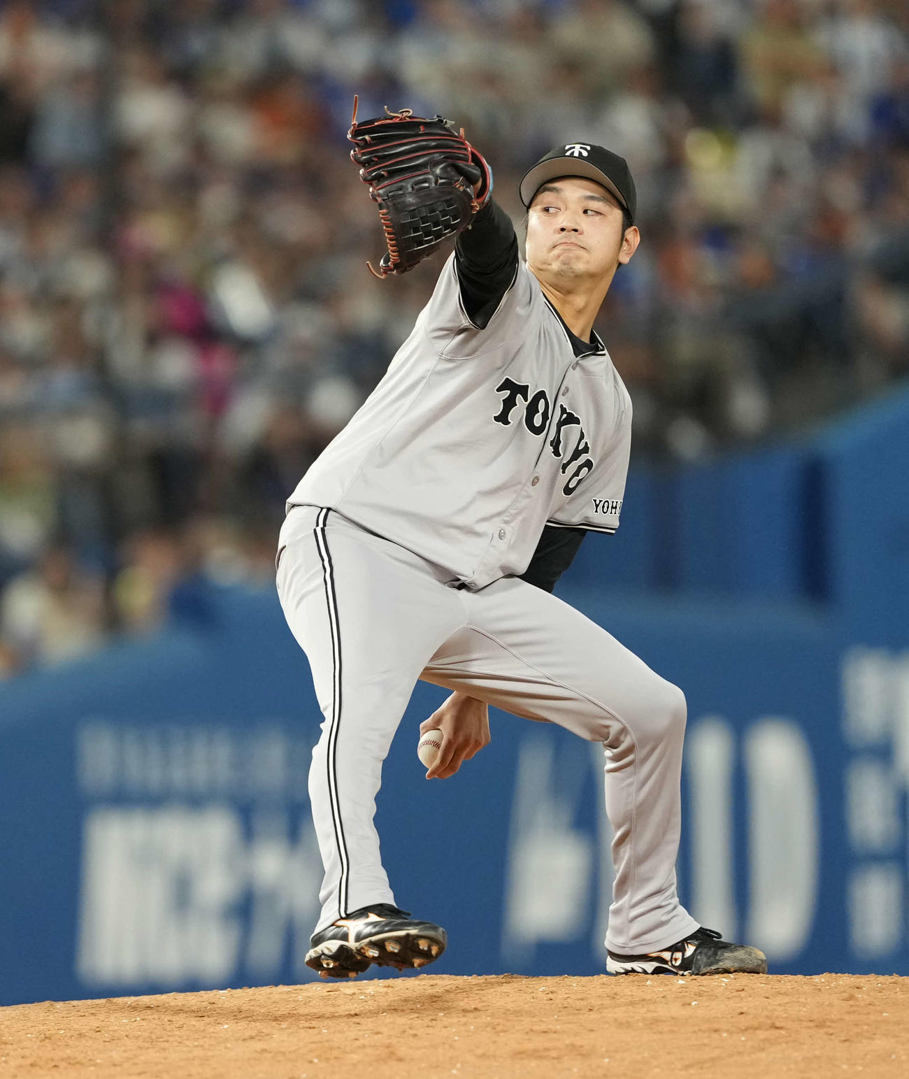 DeNA対巨人　力投する巨人石川（撮影・井上学）