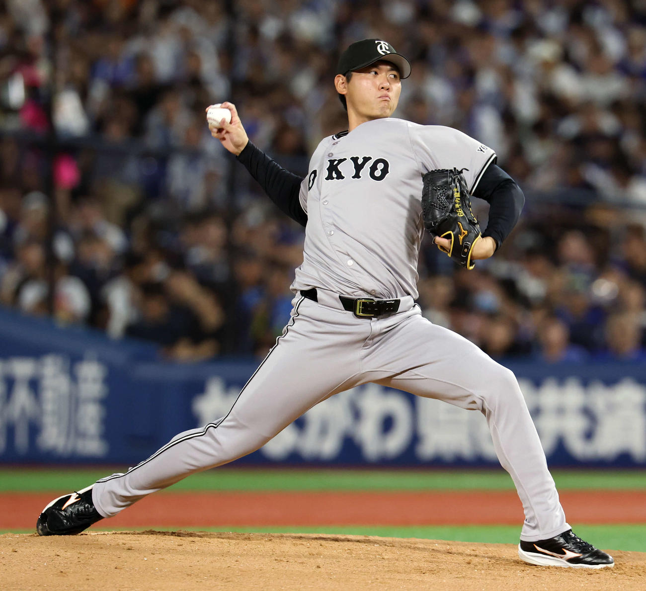 DeNA対巨人　1回裏DeNA無死満塁で登板した平内（撮影・浅見桂子）