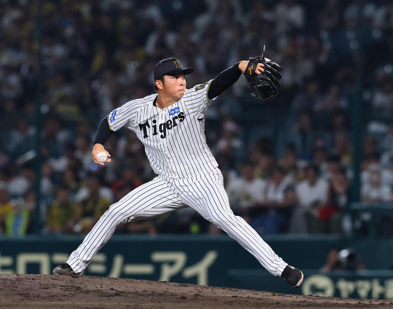 阪神対中日　9回、3番手で登板した阪神椎葉（撮影・藤尾明華）