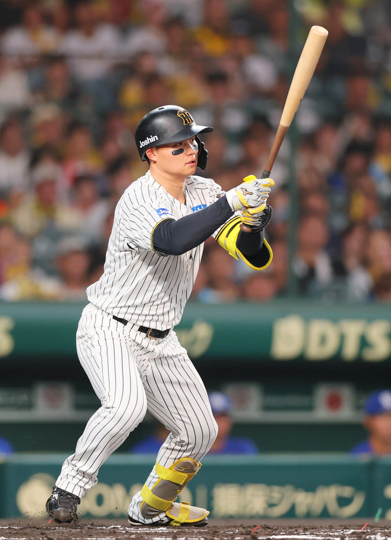 阪神対中日　1回裏阪神2死、右前打を放つ森下（撮影・上山淳一）
