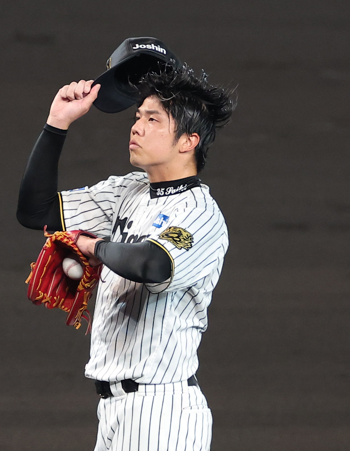 阪神対中日　7回表中日1死三塁、石伊に先制適時打を浴びた才木（撮影・上田博志）