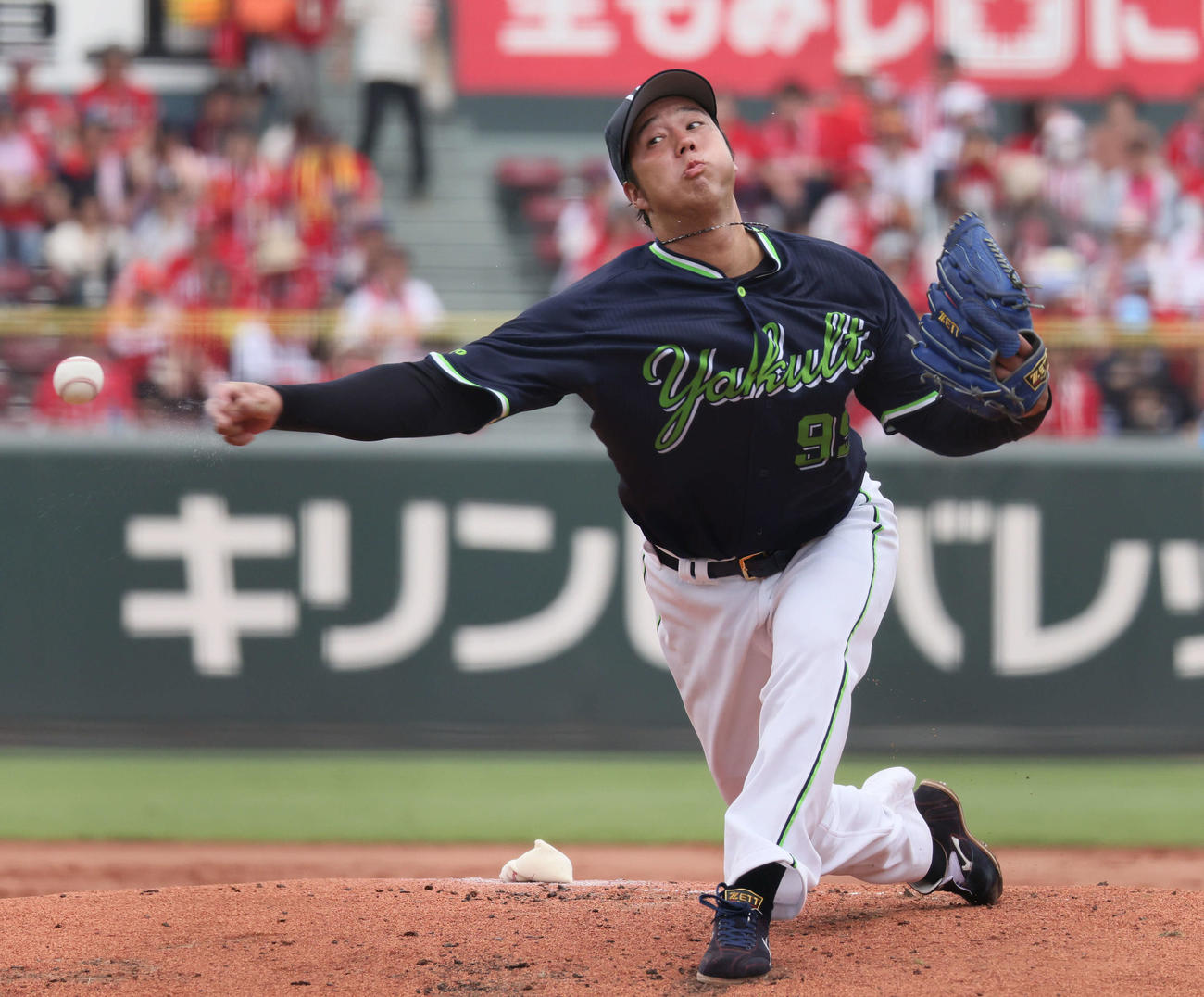 広島対ヤクルト　ヤクルト先発の青柳（撮影・加藤孝規）