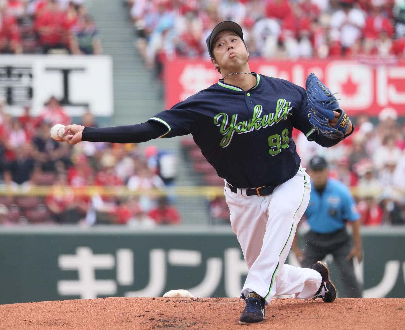 広島対ヤクルト　ヤクルト先発の青柳（撮影・加藤孝規）