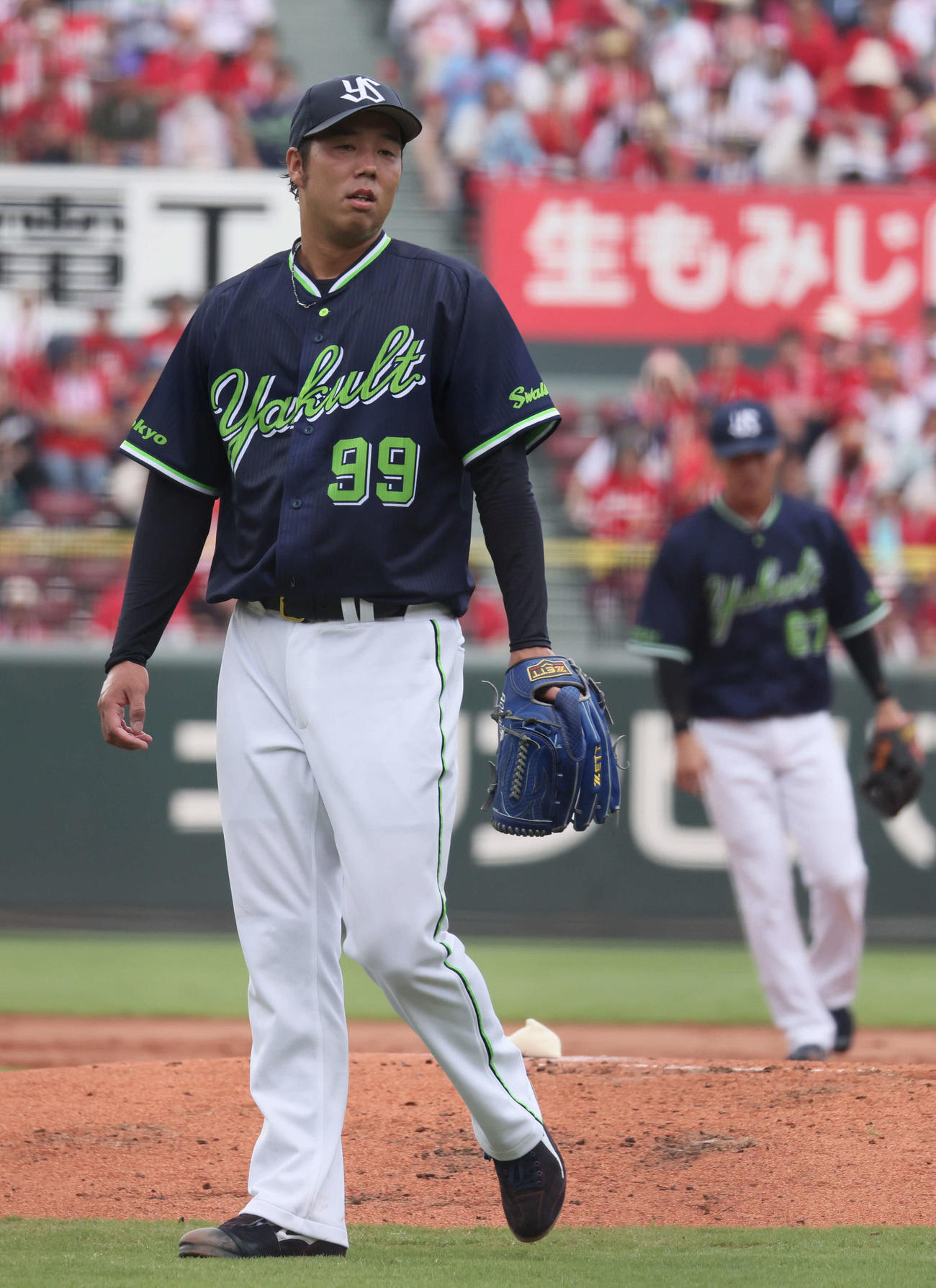 広島対ヤクルト　1回4失点のヤクルト先発の青柳（撮影・加藤孝規）