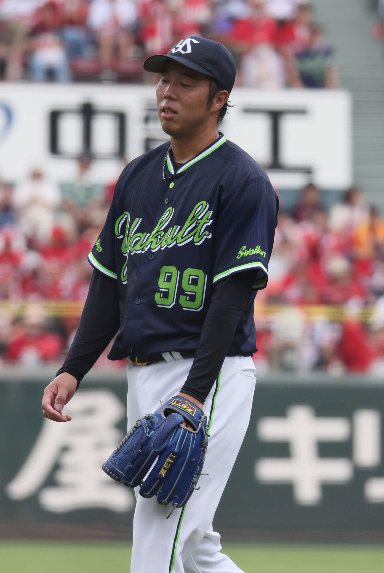 広島対ヤクルト　1回4失点のヤクルト先発の青柳（撮影・加藤孝規）