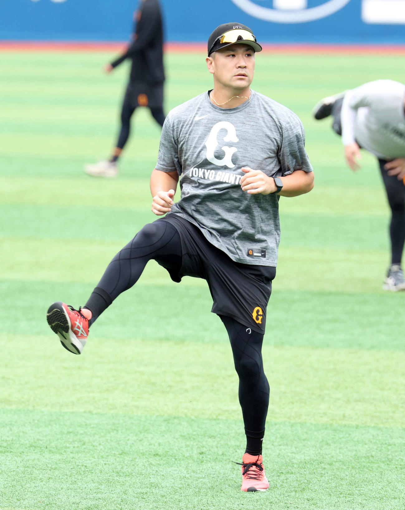 DeNA対巨人　ウオームアップする巨人田中将（撮影・浅見桂子）
