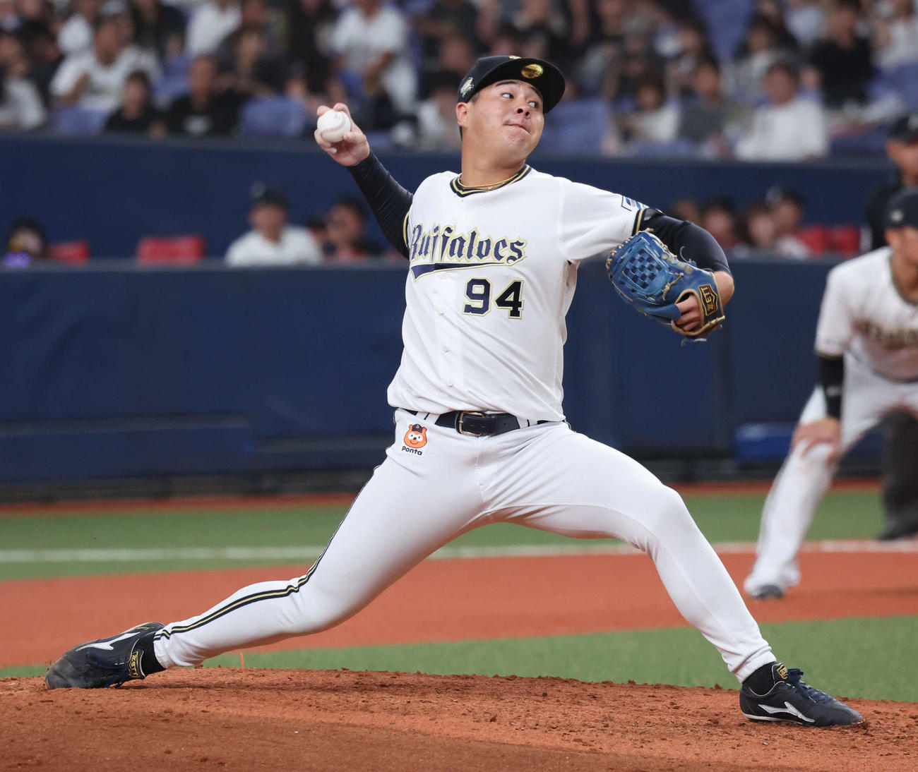 オリックス対ソフトバンク　5回途中から登板のオリックス2番手川瀬（撮影・西尾就之）
