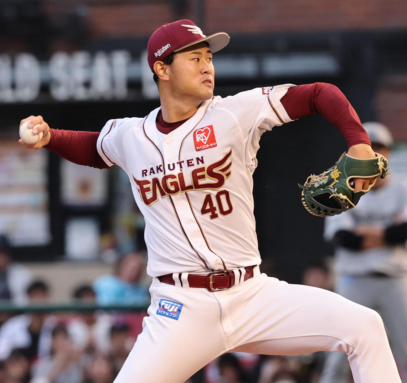 楽天対ロッテ　力投する楽天江原（撮影・野上伸悟）
