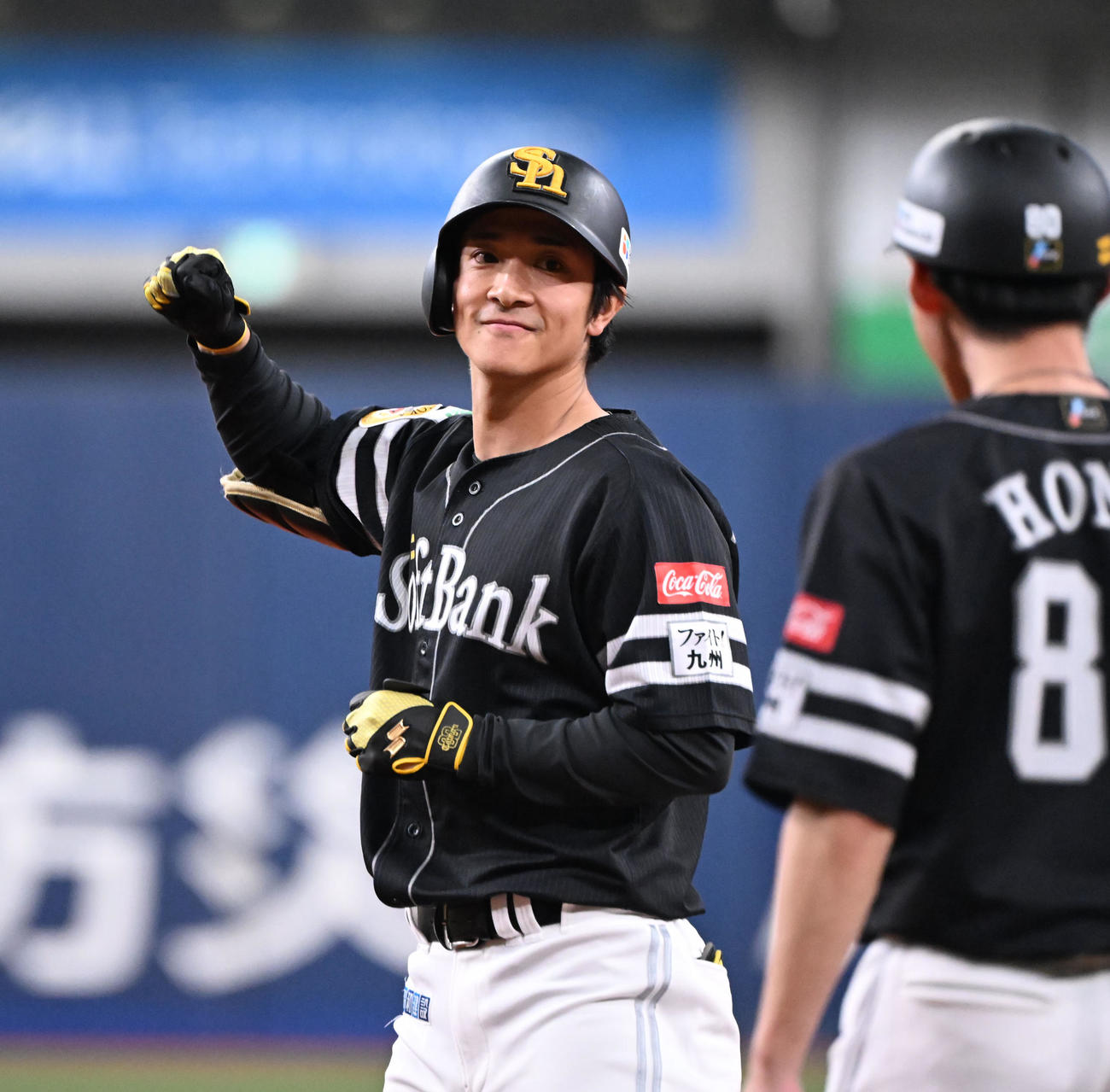 オリックス対ソフトバンク　3回表ソフトバンク2死一、二塁、中前適時打を放った柳町（撮影・和賀正仁）