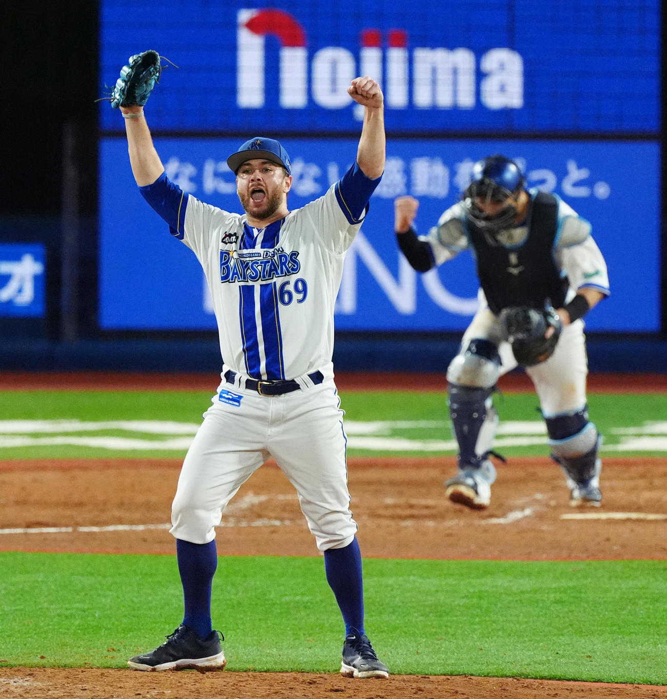 DeNA対巨人　9回、完封勝利を挙げ雄たけびを上げるDeNAケイ（撮影・清水貴仁）