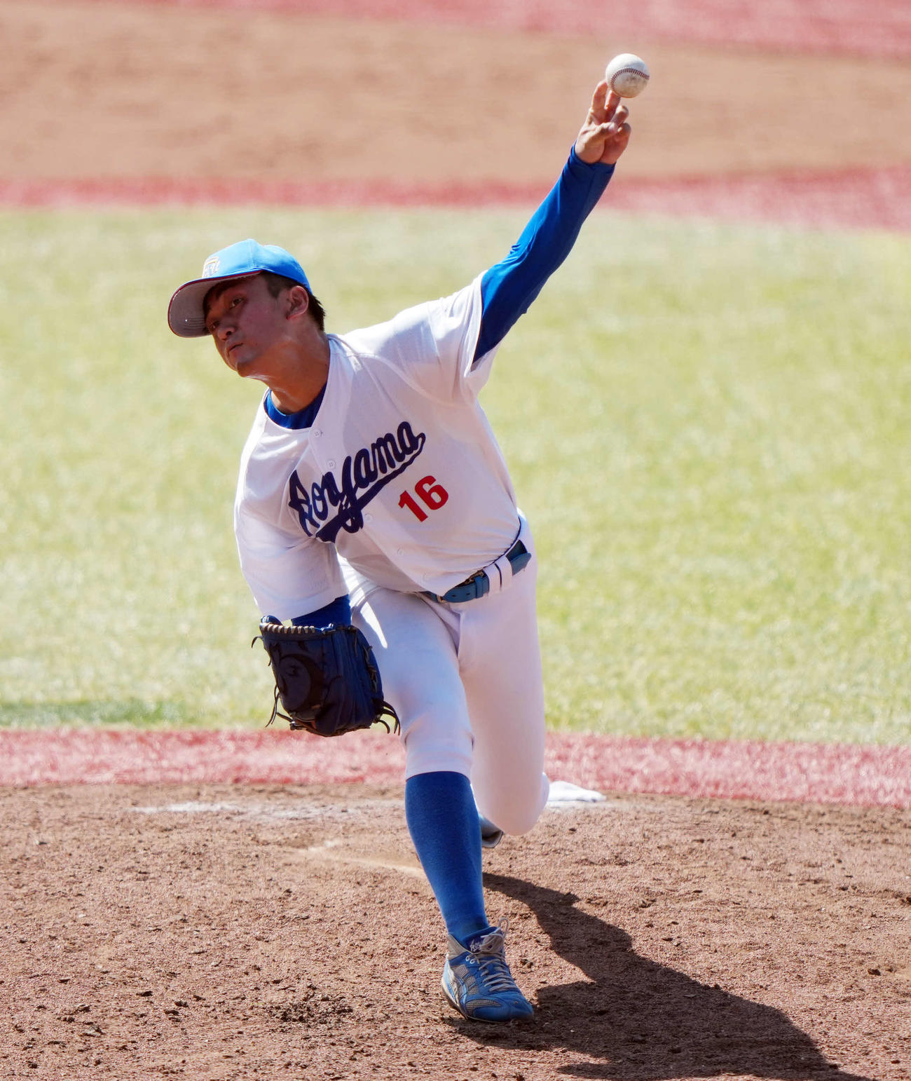 国学院大対青学大　先発の青学大・渡辺（撮影・小島史椰）