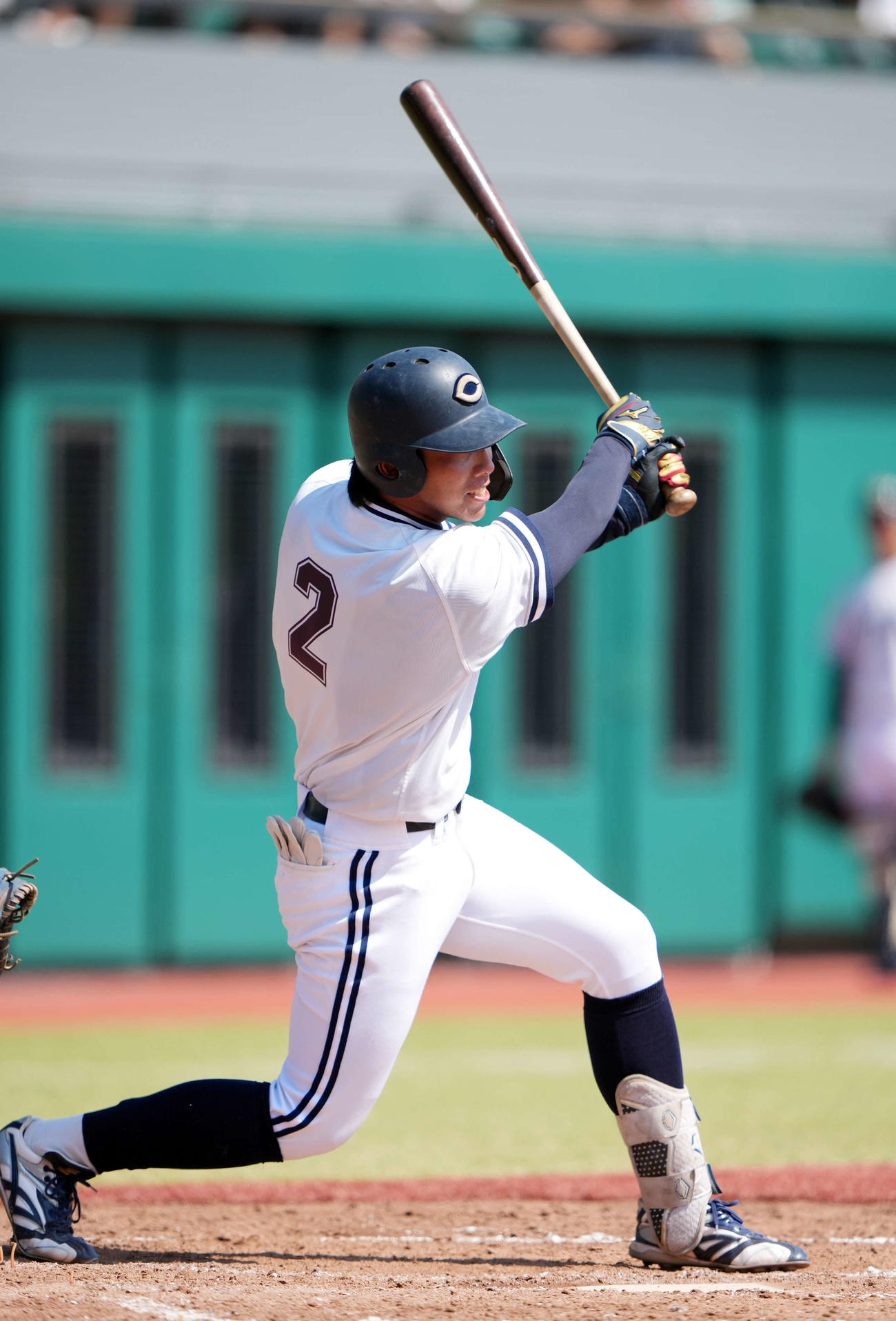 中大対亜大　3回表中大2死三塁、適時二塁打を放つ中大・伊藤（撮影・小島史椰）