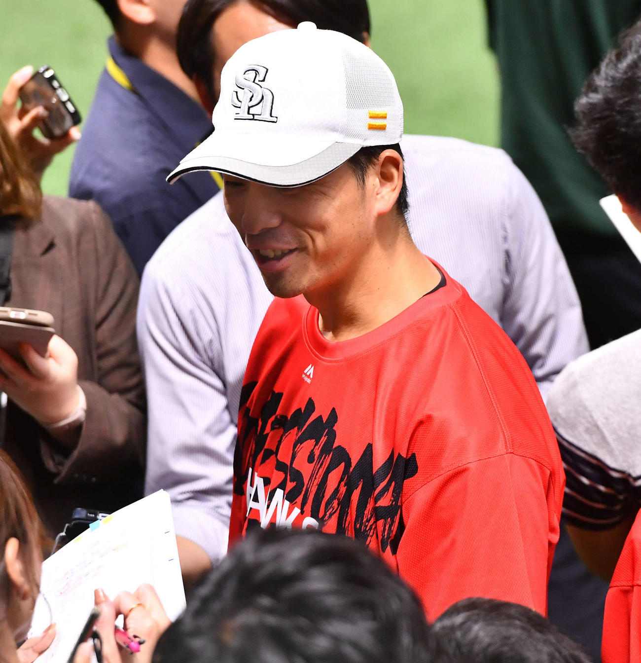 ソフトバンク対西武　試合前、囲み取材を受けるソフトバンク大関（撮影・岩下翔太）