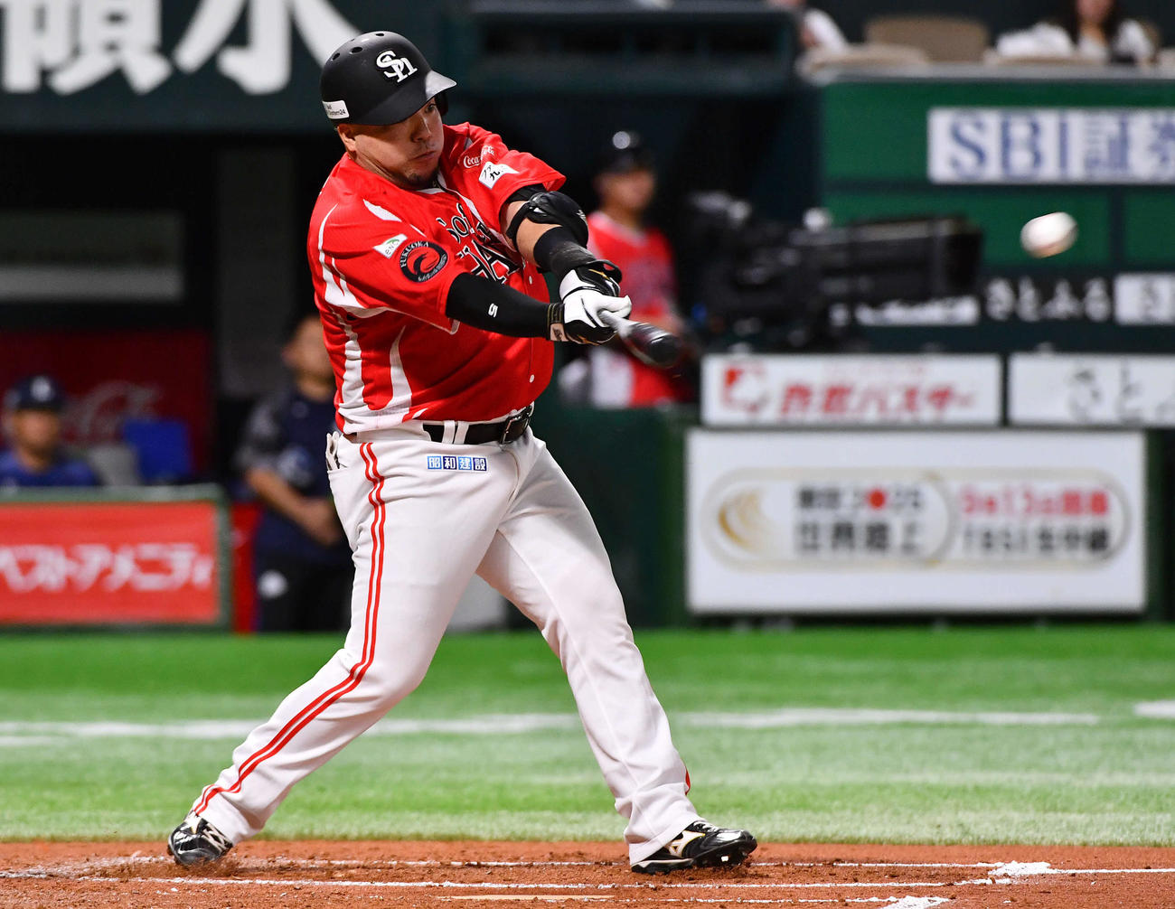 ソフトバンク対西武　2回裏ソフトバンク無死一塁、山川は右前安打を放つ（撮影・岩下翔太）