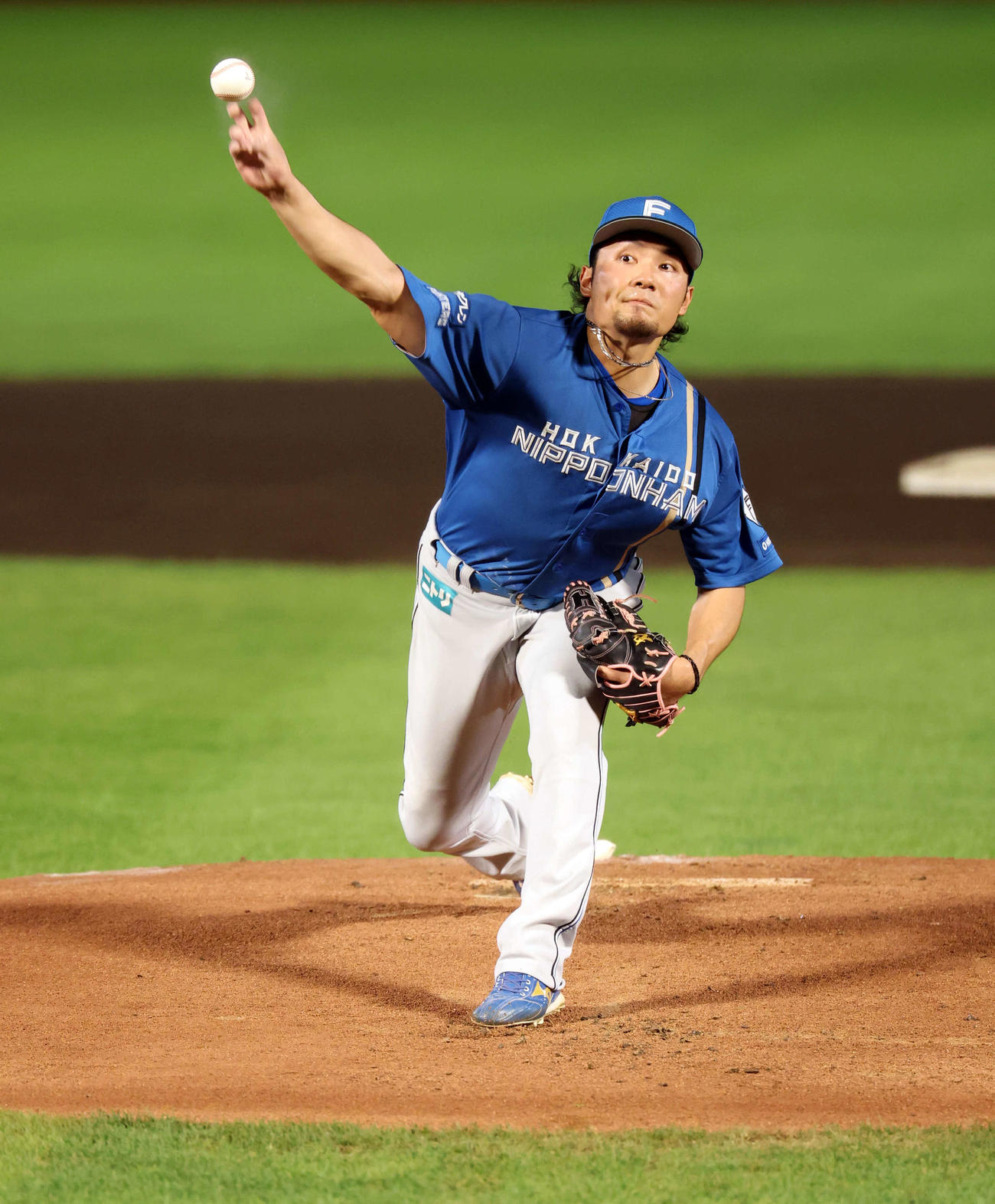 楽天対日本ハム　力投する日本ハム先発の伊藤（撮影・浅見桂子）