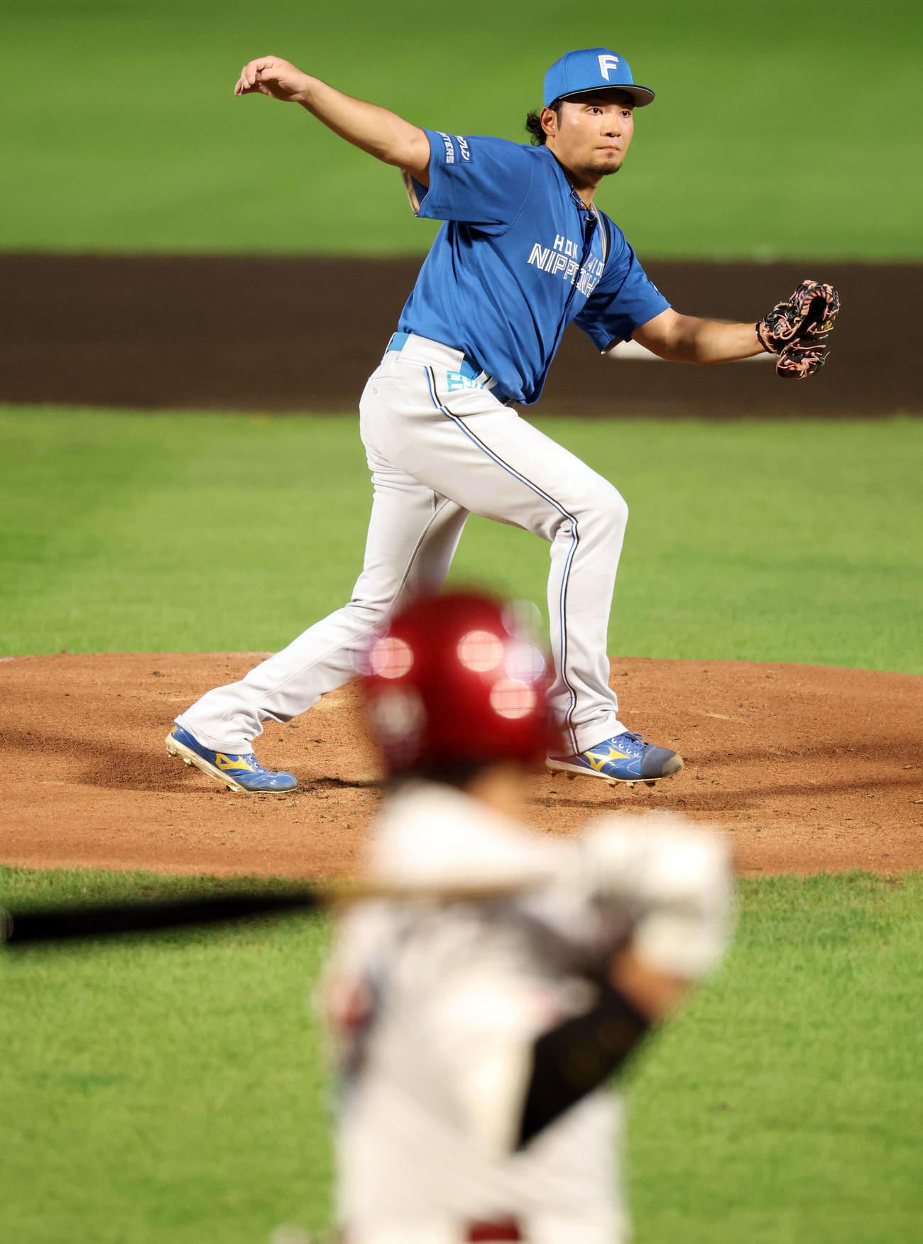 楽天対日本ハム　1回裏楽天2死、黒川を一塁ゴロに仕留める伊藤（撮影・浅見桂子）