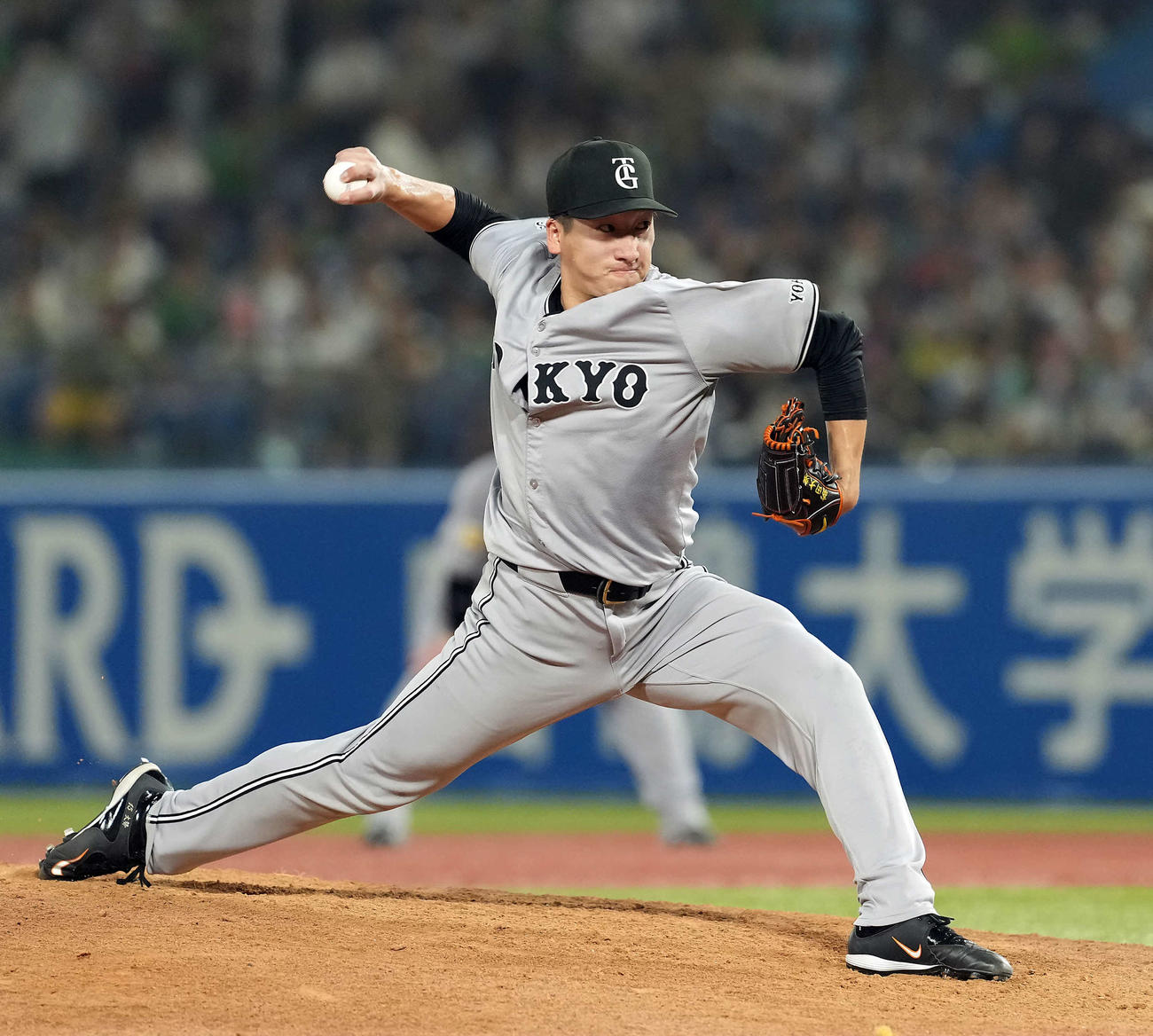 ヤクルト対巨人　8回からマウンドに上がった巨人大勢（撮影・たえ見朱実）