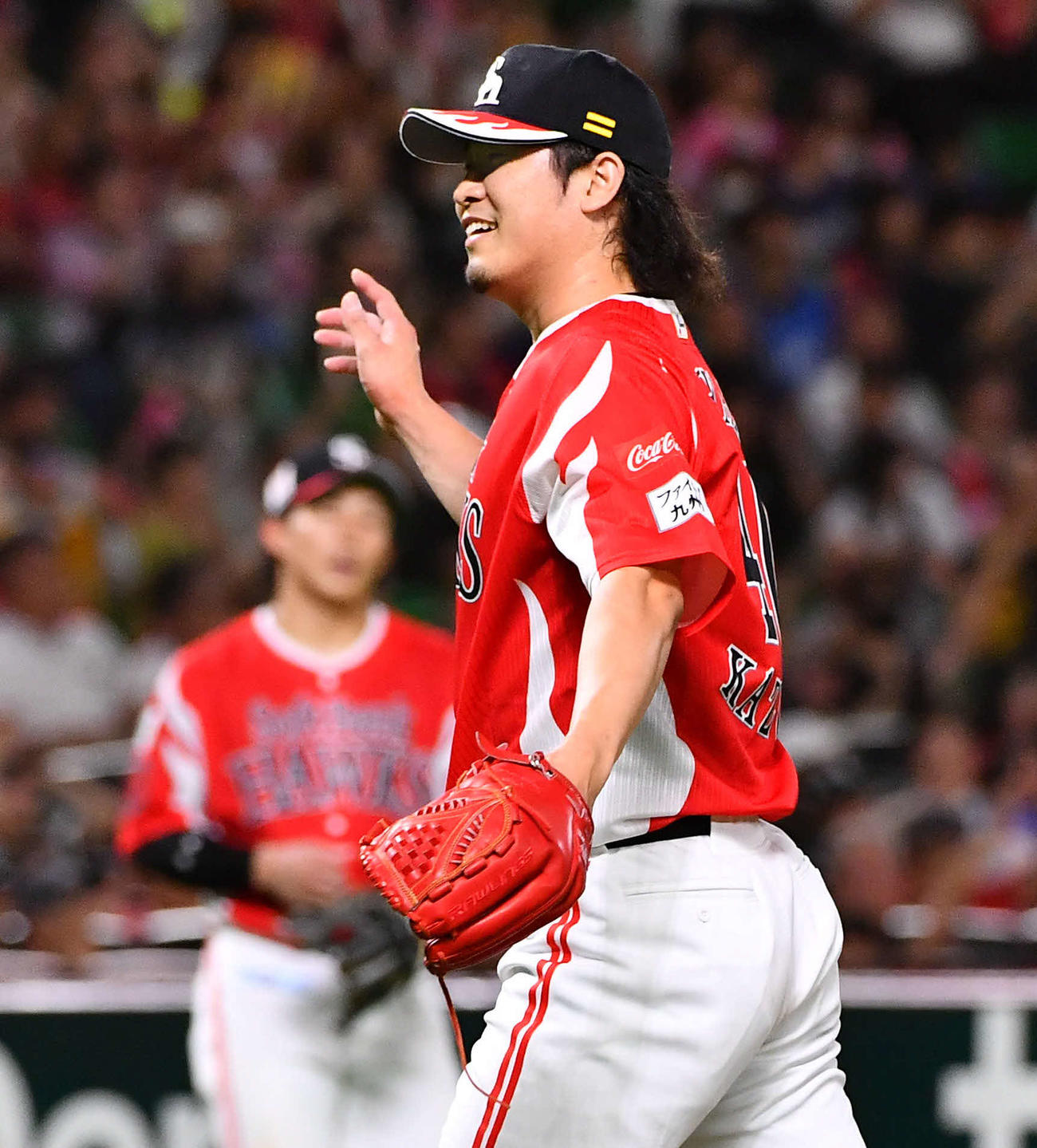 ソフトバンク対西武　今季27セーブ目を挙げた杉山は笑顔を見せる（撮影・岩下翔太）