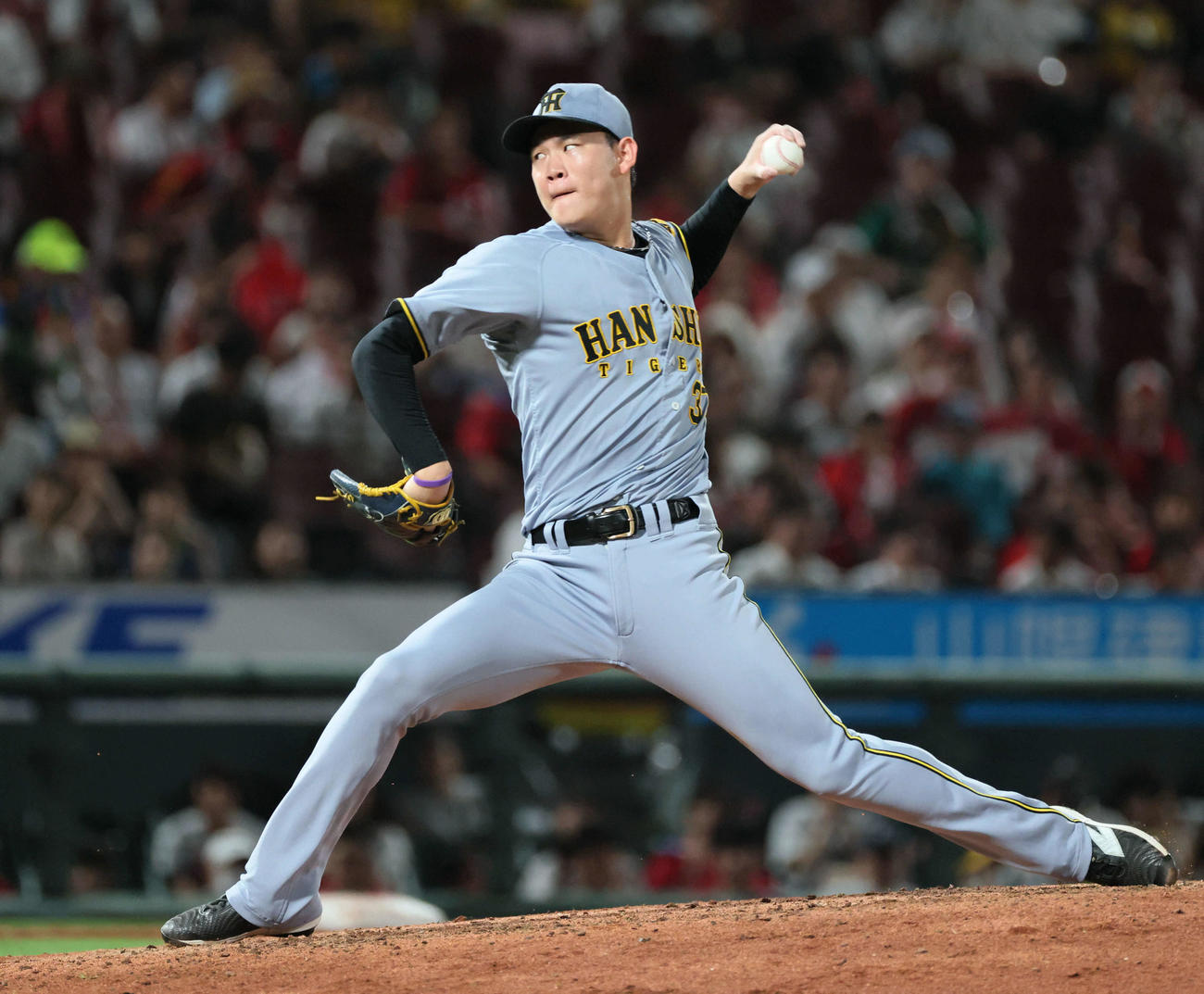 広島対阪神　7回裏広島、阪神2番手の及川（撮影・加藤孝規）