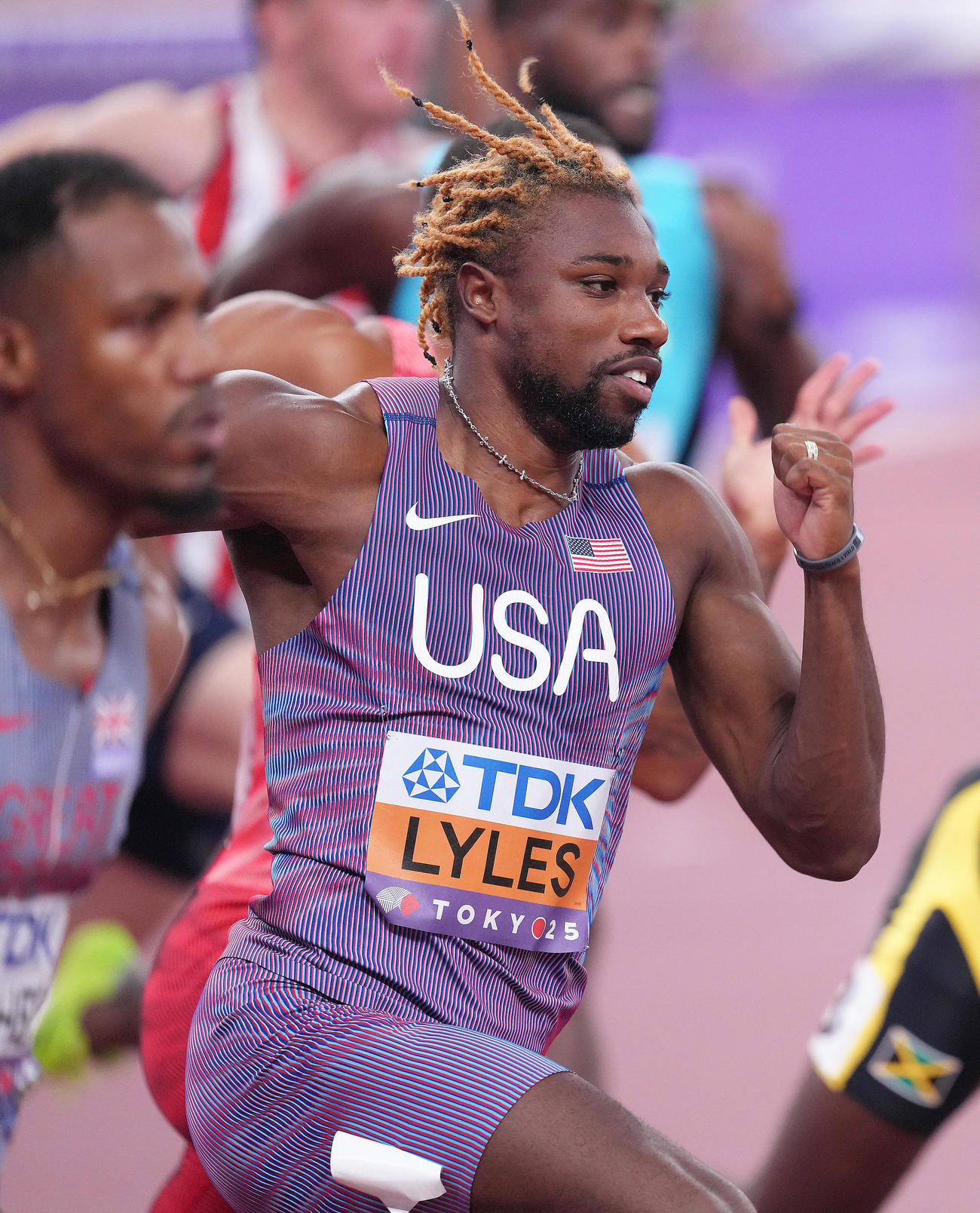 男子200メートル予選で力走する米国のライルズ（撮影・足立雅史）