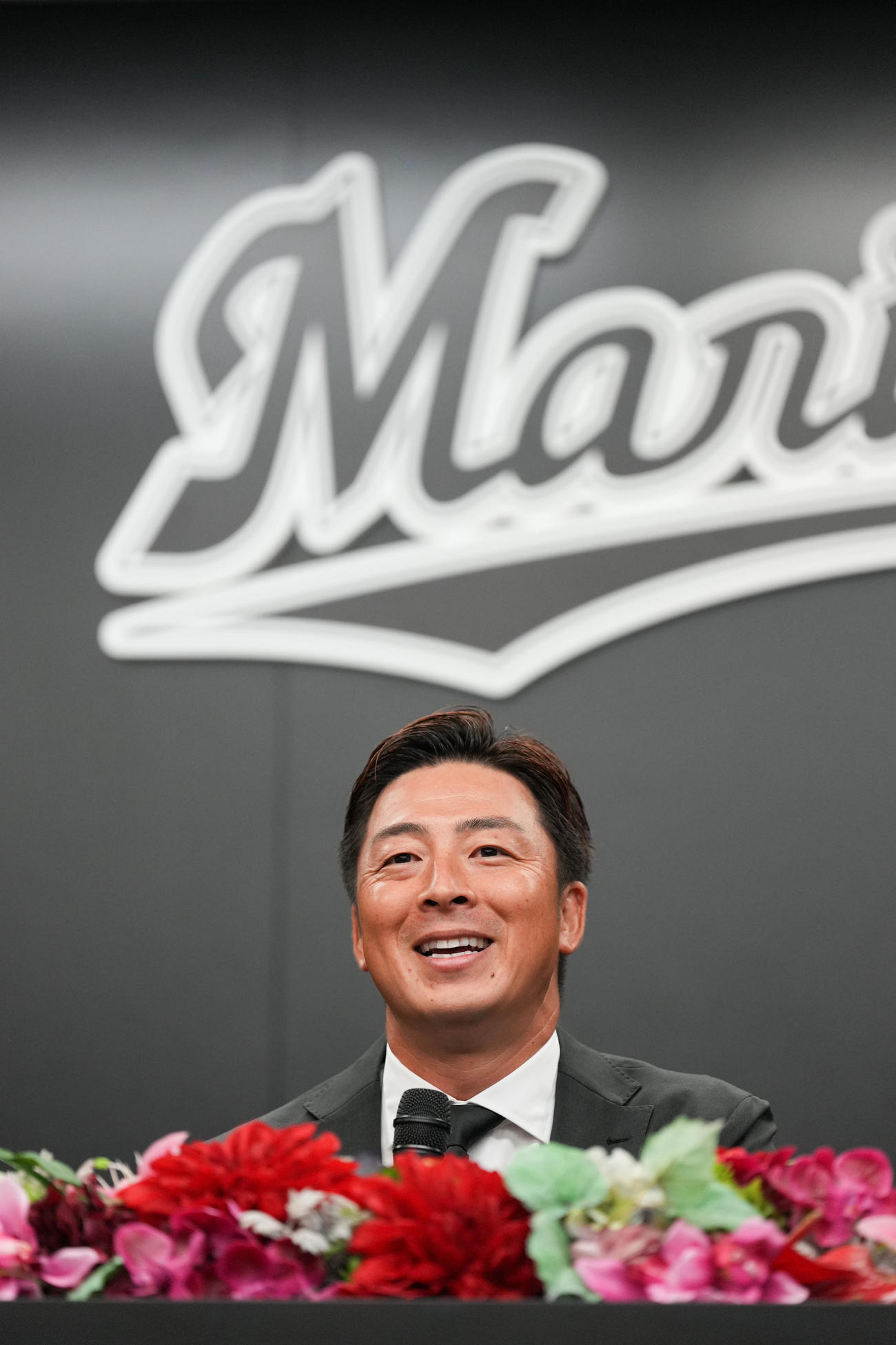 ロッテ対楽天　現役引退を表明し会見に臨むロッテ美馬（撮影・小沢裕）