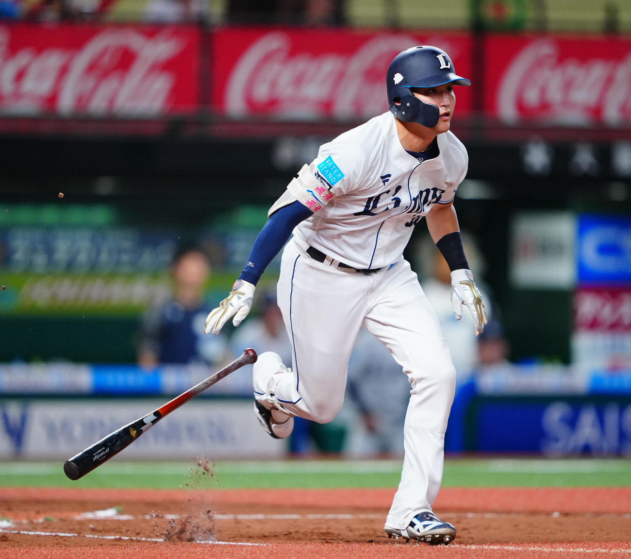 西武対オリックス　3回裏西武無死、二塁打を放つ元山（撮影・垰建太）