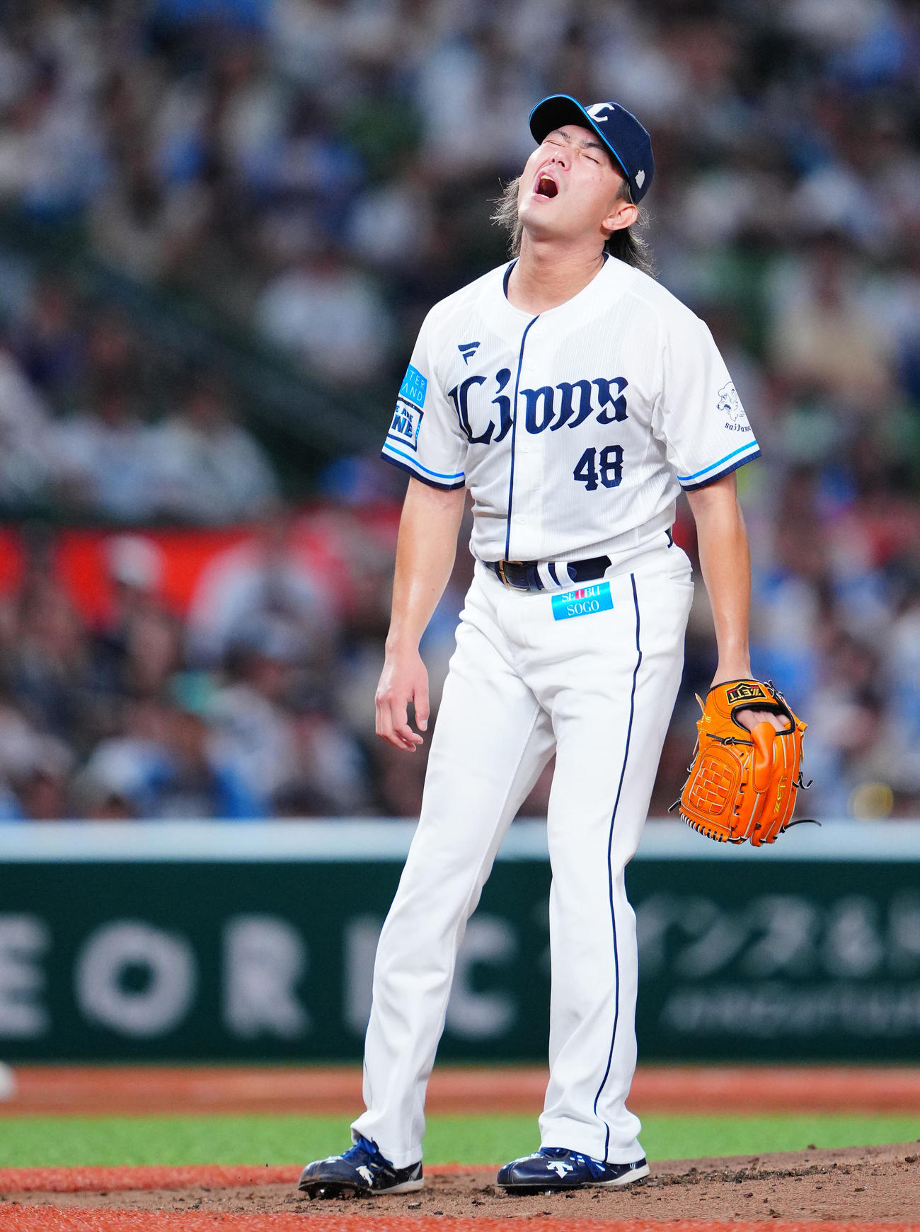 西武対オリックス　3回表オリックス2死一塁、広岡に四球を与え悔しげな今井（撮影・垰建太）