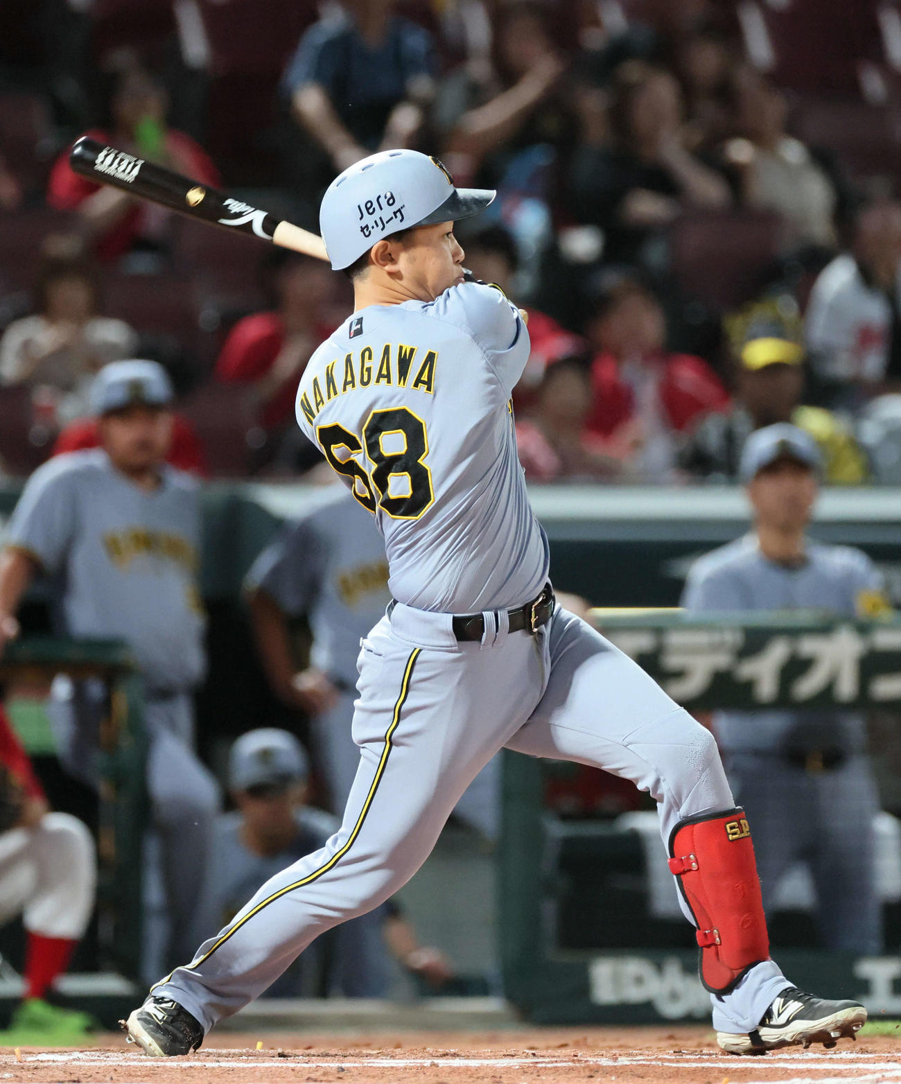 広島対阪神　2回表阪神無死一、二塁、中川は左前打を放つ（撮影・加藤孝規）
