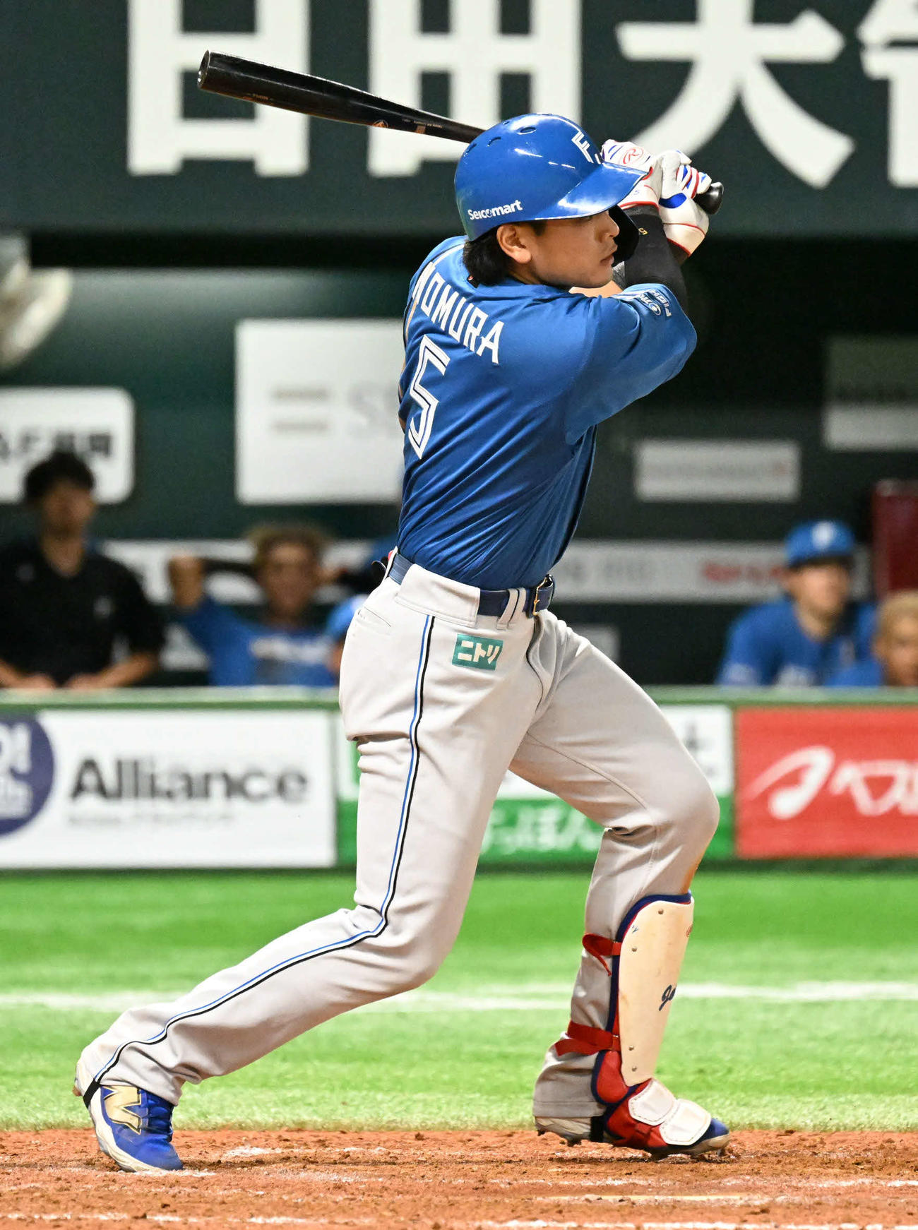 ソフトバンク対日本ハム　4回表日本ハム2死二塁、野村は勝ち越し適時打を放つ（撮影・林敢治）