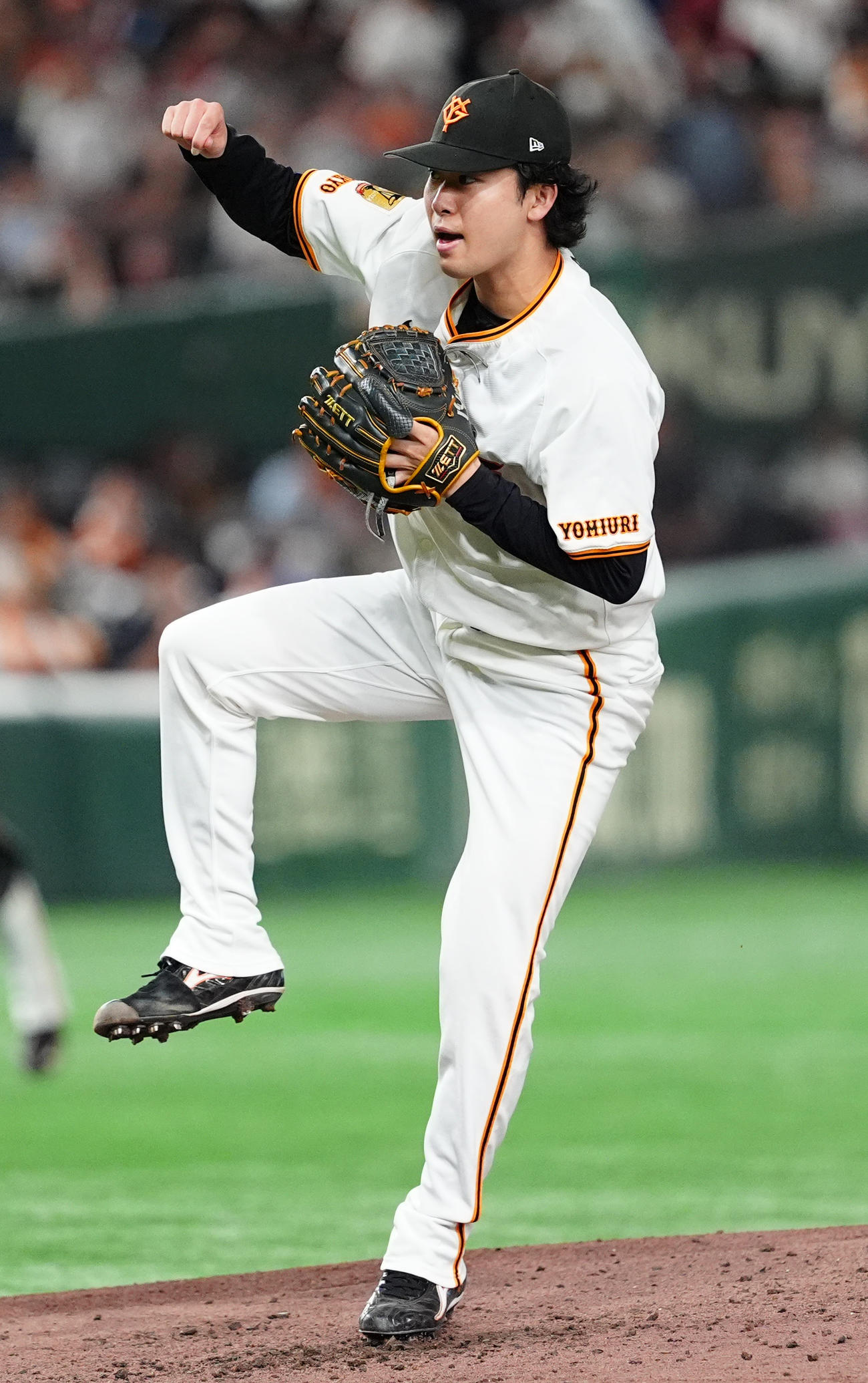 巨人対広島　力投する巨人山崎（撮影・清水貴仁）