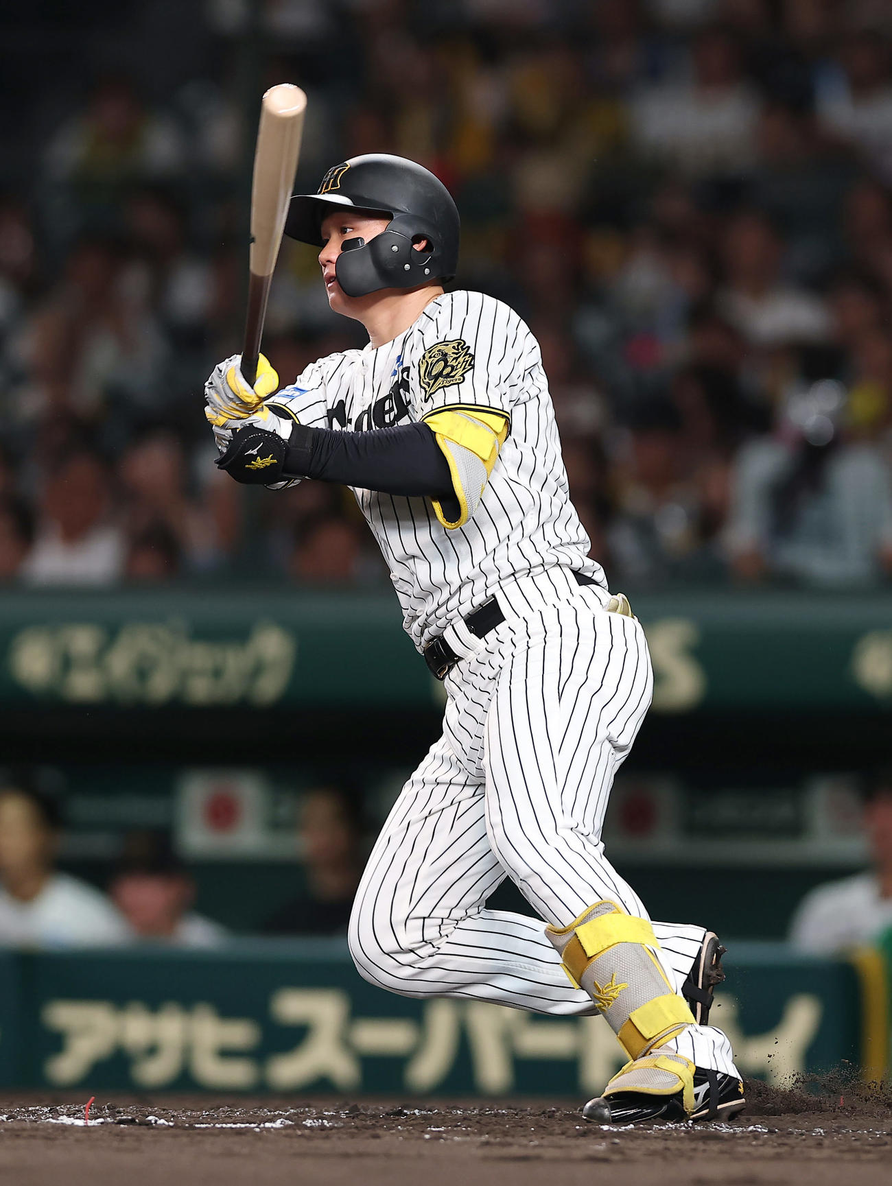 阪神対DeNA 4回裏阪神無死、中前打を放つ森下（撮影・前田充）