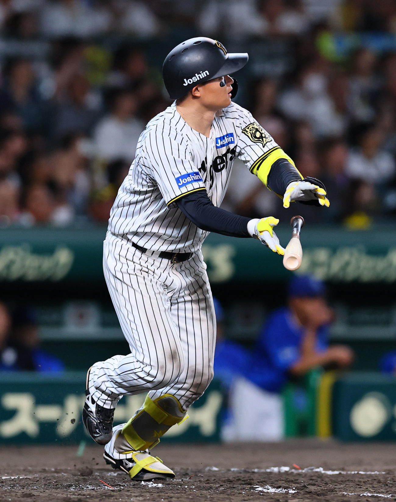 阪神対DeNA 5回裏阪神2死、森下は左中間に本塁打を放つ（撮影・藤尾明華）