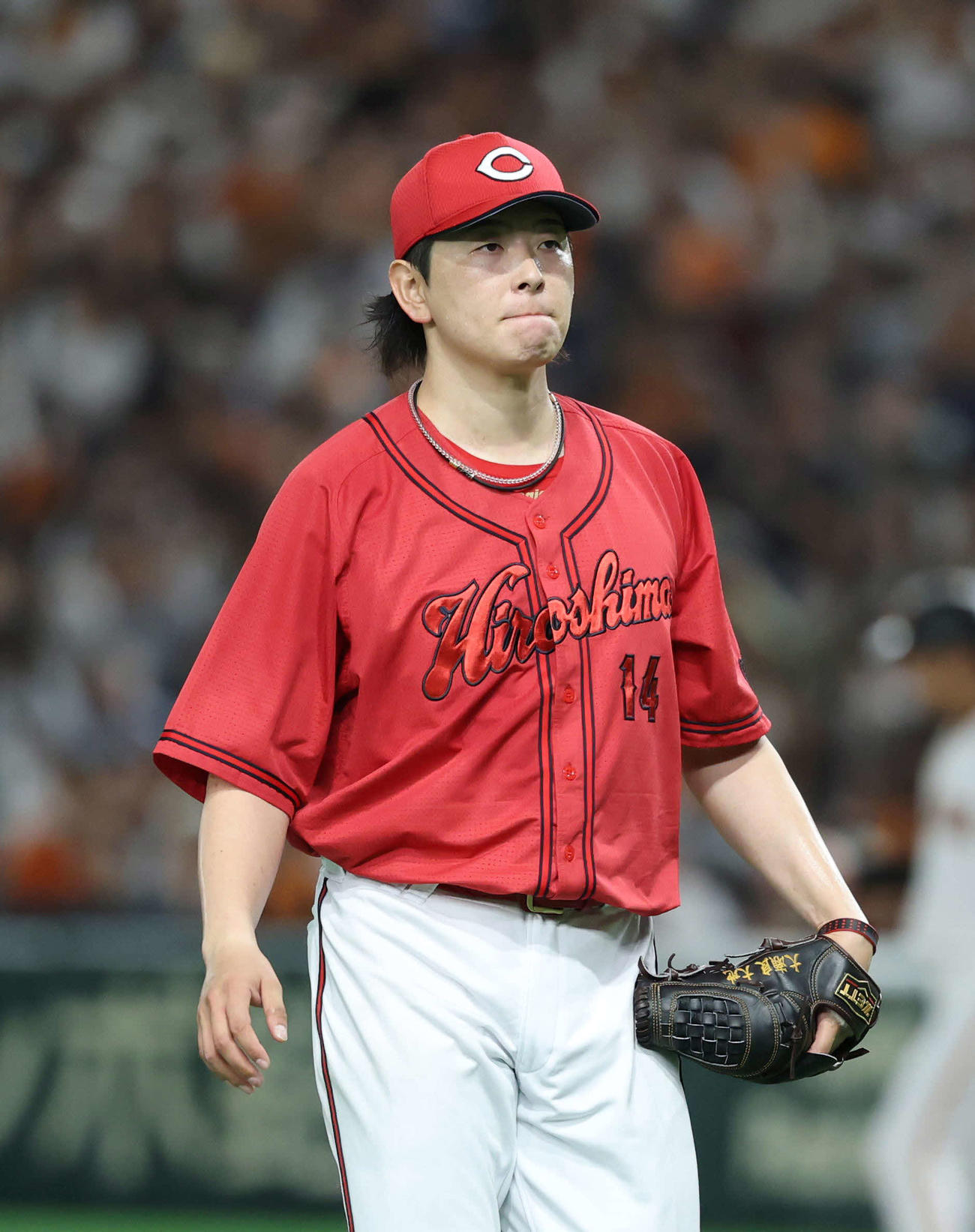 巨人対広島　4回表巨人　逆転され悔しげな表情を見せる広島大瀬良（撮影・増田悦実）