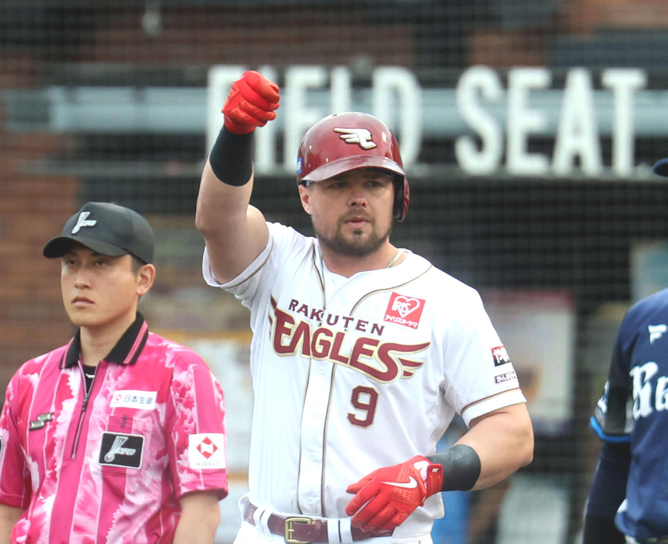 楽天対西武　3回裏楽天2死一、三塁、ボイトは適時打を放ちポーズ（撮影・浅見桂子）