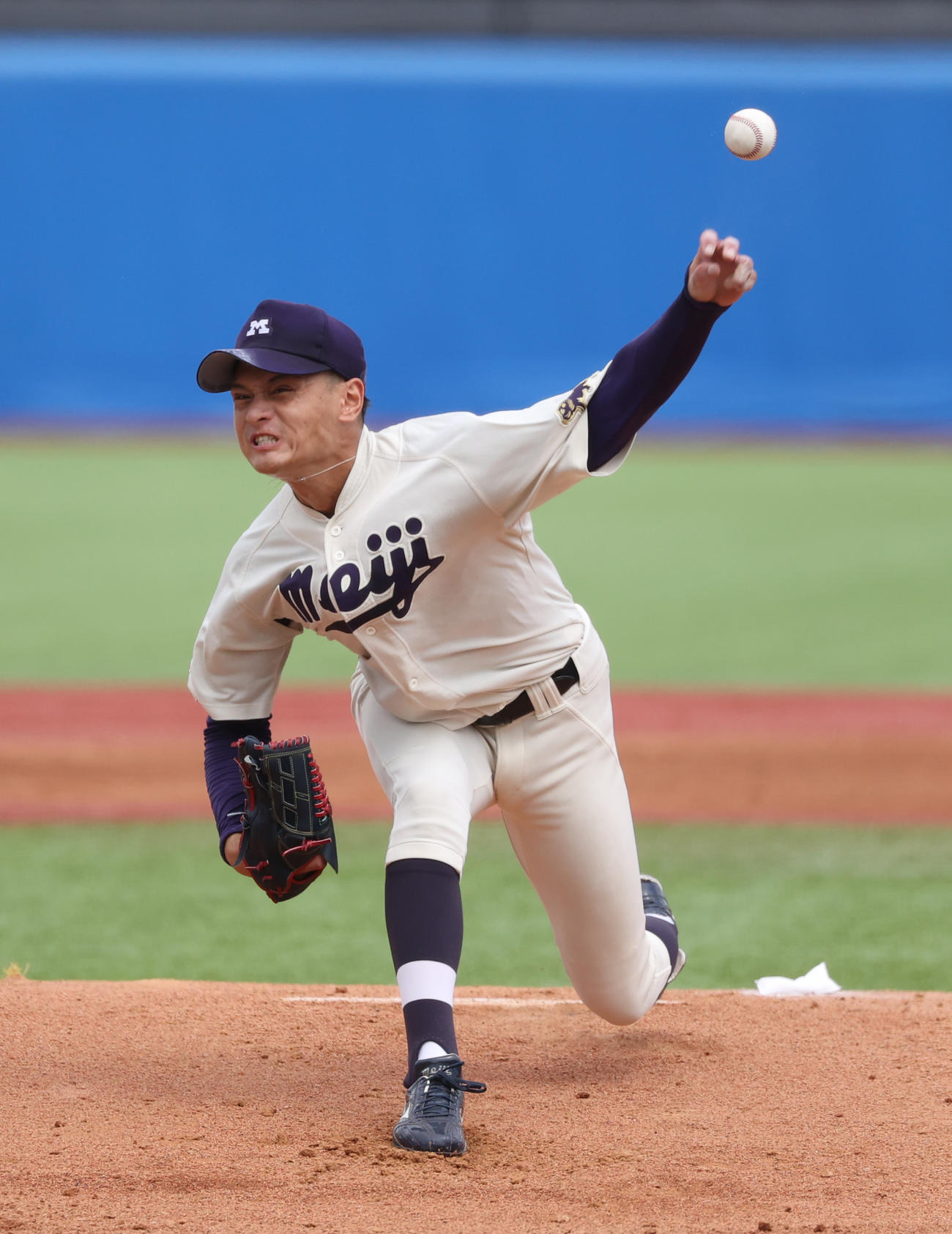 東大対明大　先発した明大・毛利（撮影・柴田隆二）　　