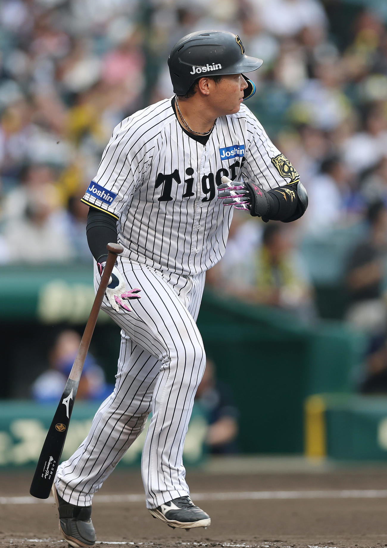 阪神対DeNA 7回裏阪神1死、左越え本塁打を放つ大山（撮影・前田充）