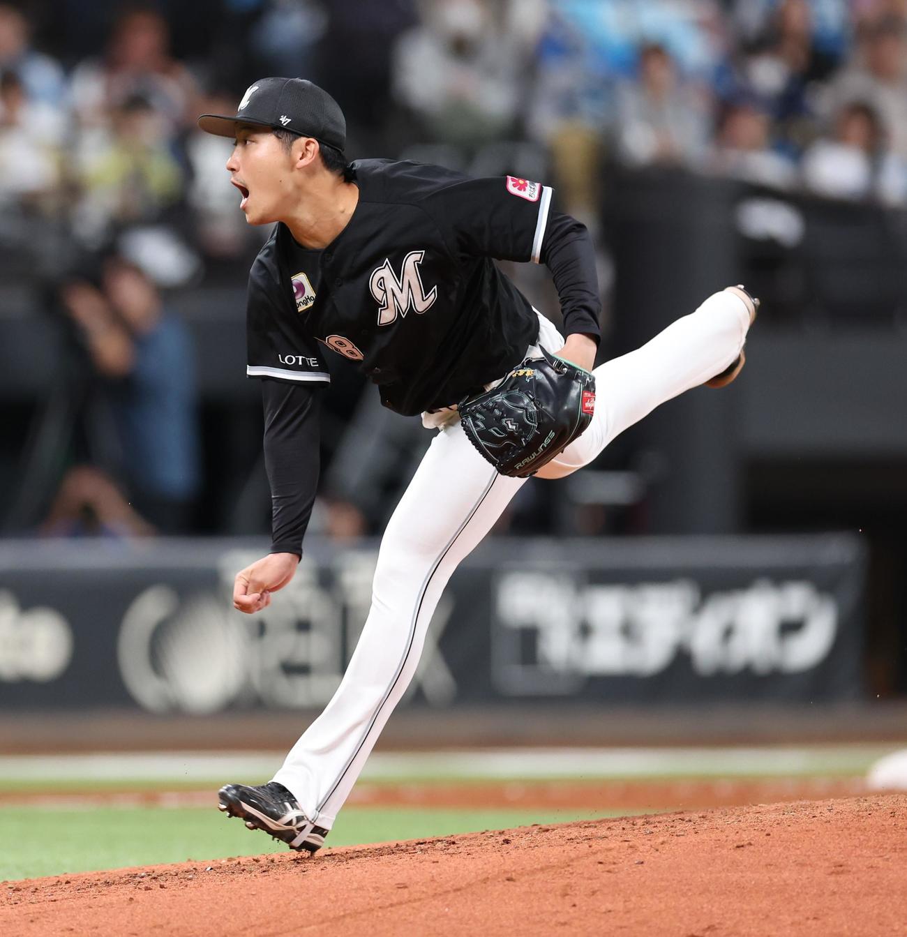日本ハム対ロッテ　4回途中登板の菊地（撮影・黒川智章）