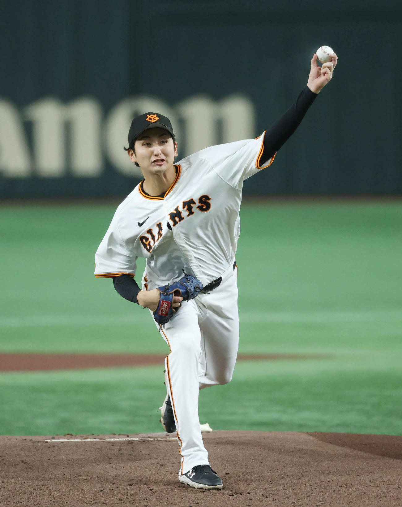 巨人対広島　先発し力投する巨人横川（撮影・増田悦実）