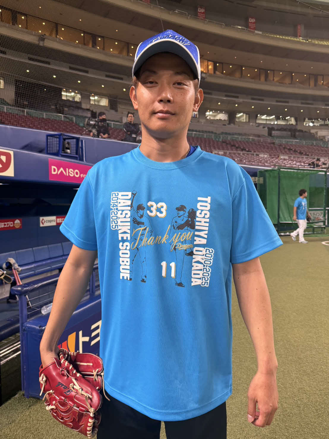 中日岡田は自身と祖父江の引退記念Tシャツを着て練習した