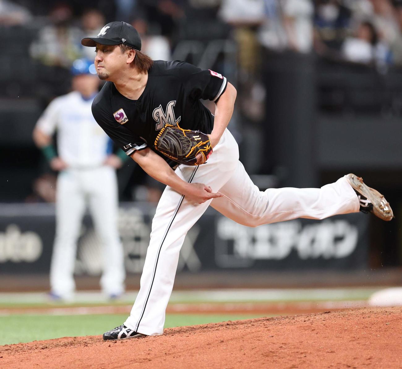日本ハム対ロッテ　7回に登板の沢村（撮影・黒川智章）