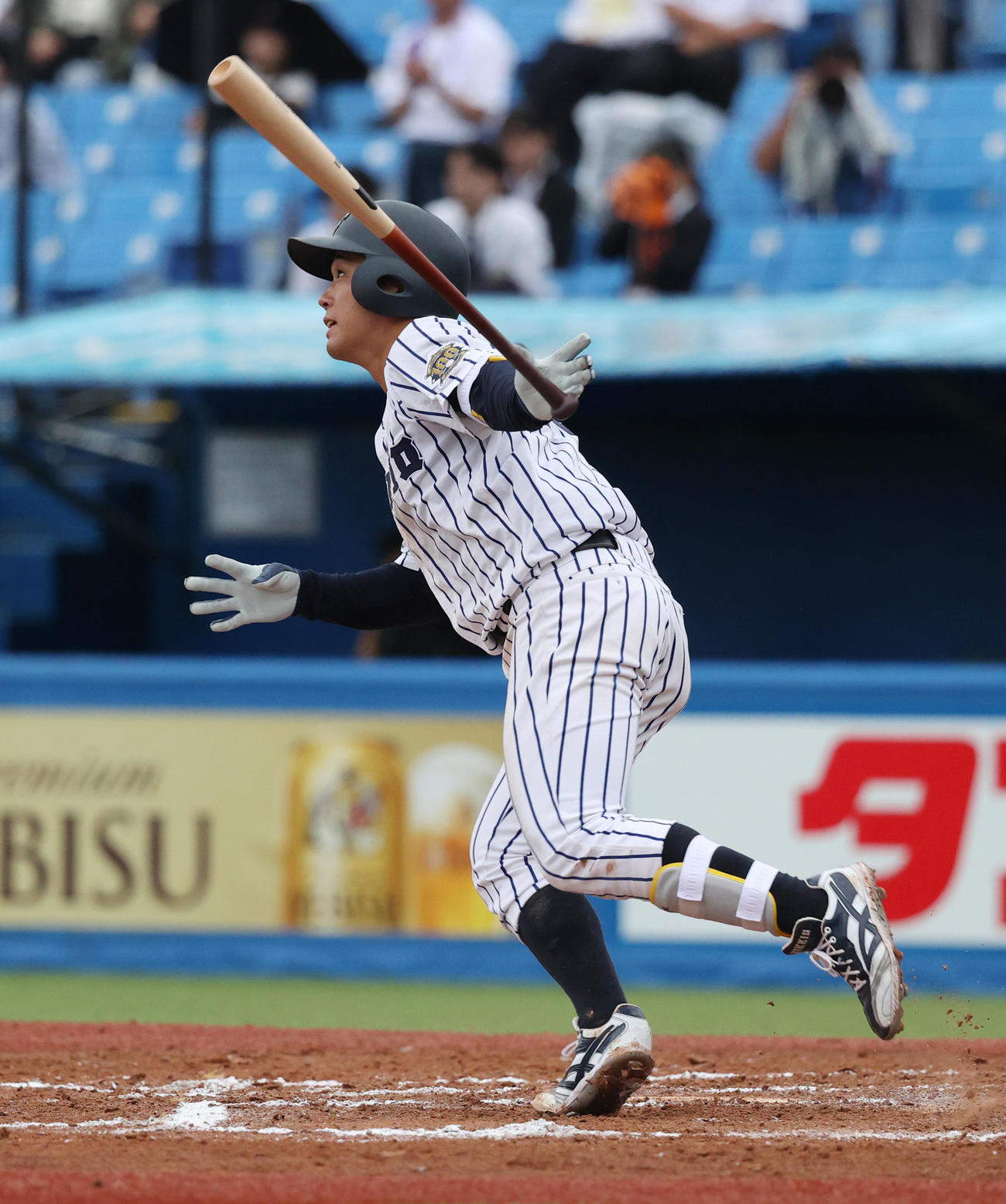 法大対立大　6回裏立大2死一、二塁、西川は中前に適時打を放つ（撮影・柴田隆二）　　