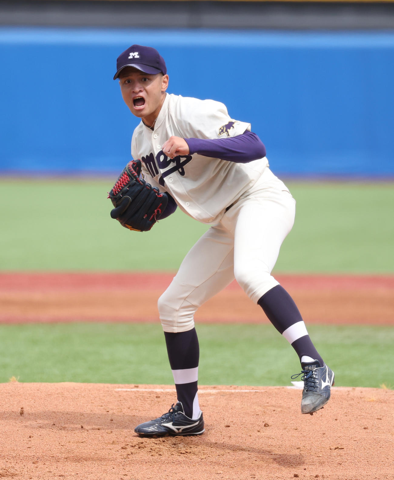 東大対明大　先発した明大・毛利（撮影・柴田隆二）　　