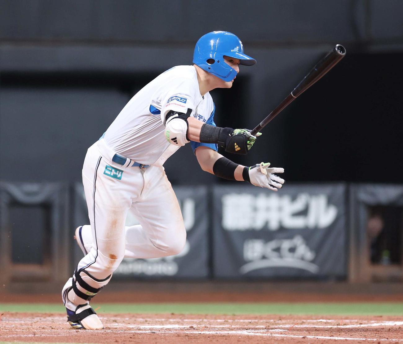 日本ハム対ロッテ　3回裏日本ハム1死三塁、右前適時打を放つ清宮幸（撮影・黒川智章）