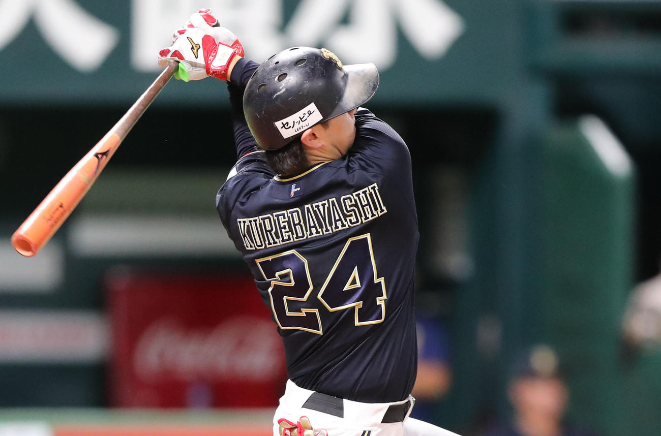 ソフトバンク対オリックス　5回表オリックス無死、紅林は左越えに本塁打を放つ（撮影・梅根麻紀）