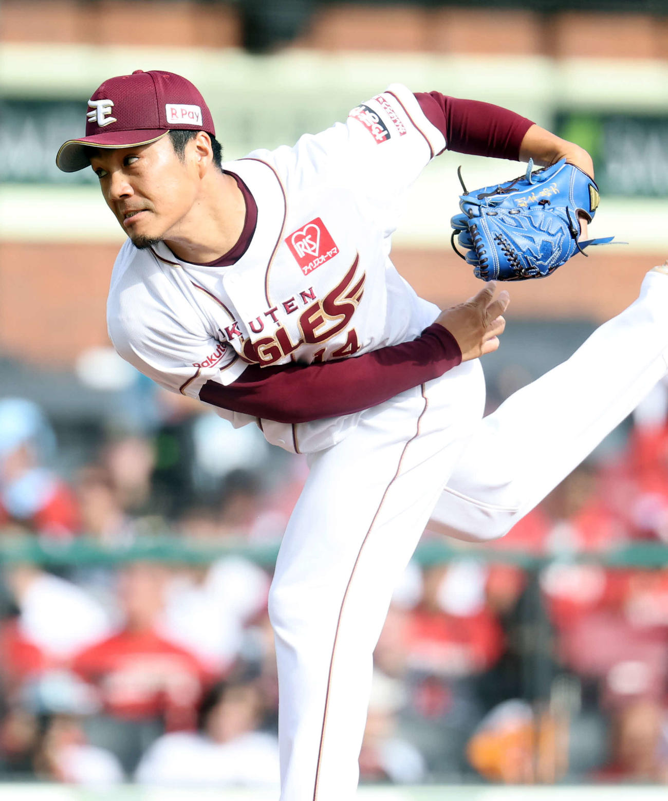 楽天対西武　5回表西武の攻撃で登板した則本（撮影・浅見桂子）