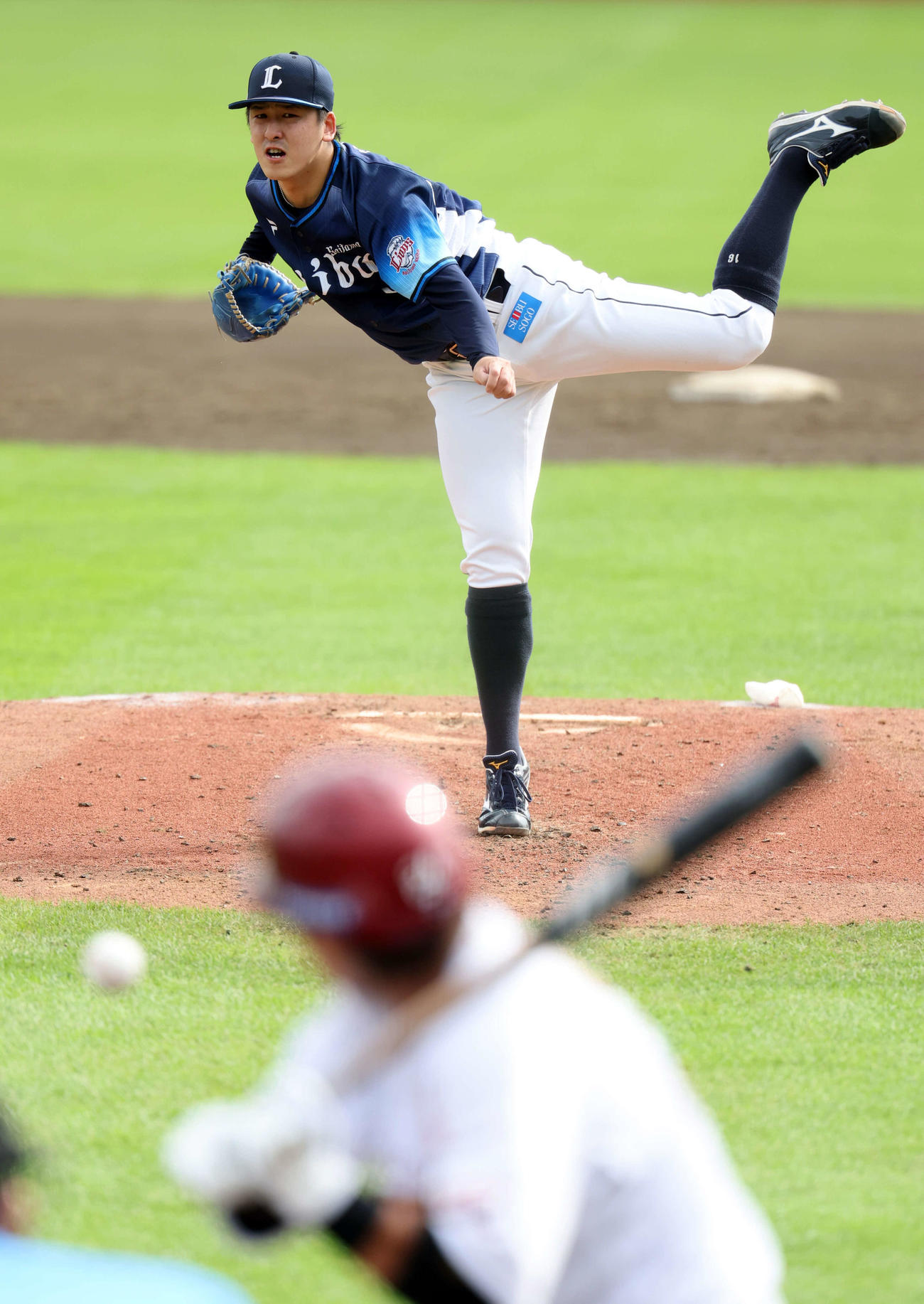 楽天対西武　3回裏楽天2死、打者黒川に投げ込む隅田（撮影・浅見桂子）