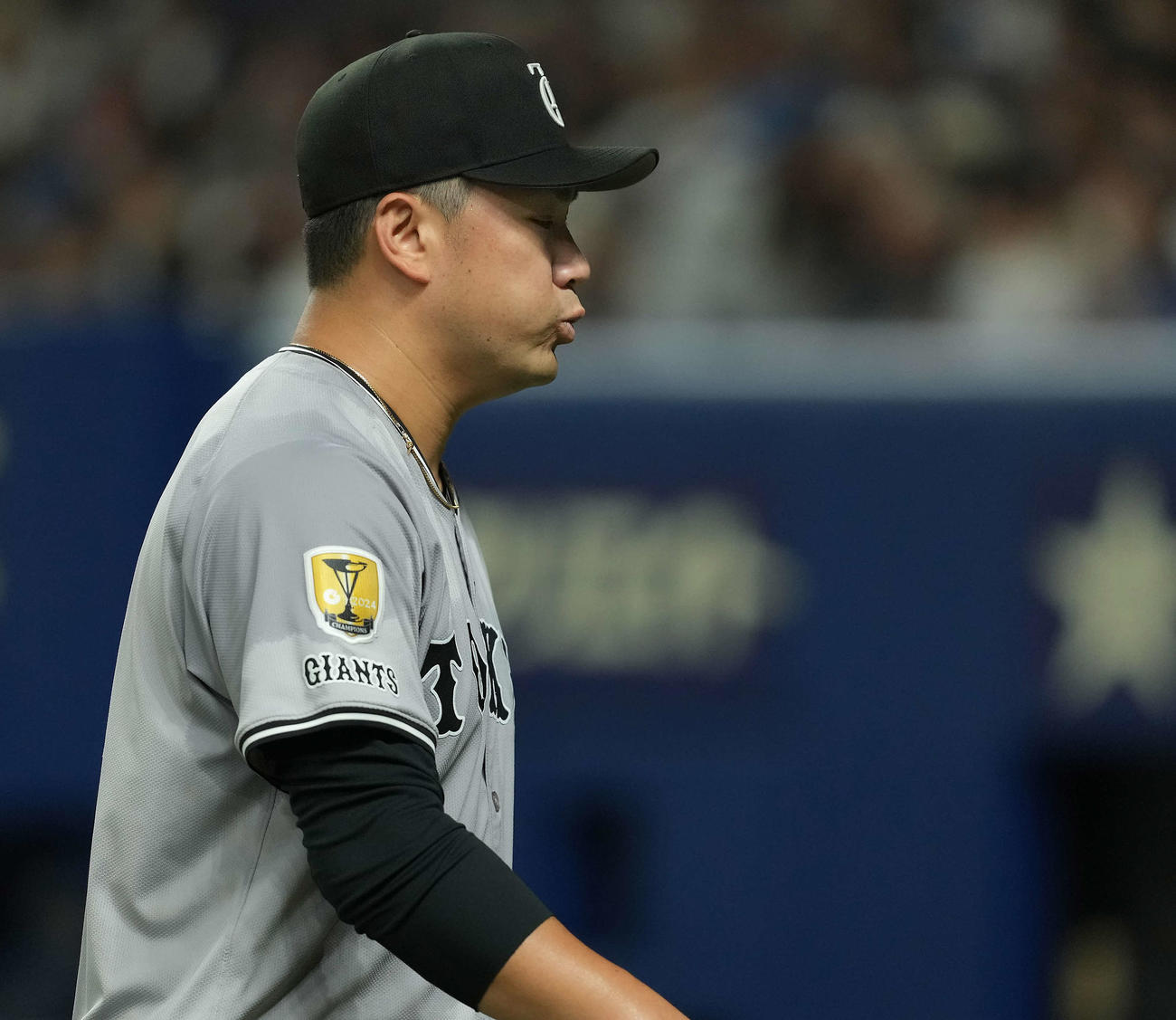 中日対巨人　2回裏、中日に勝ち越された巨人の先発田中将（撮影・たえ見朱実）